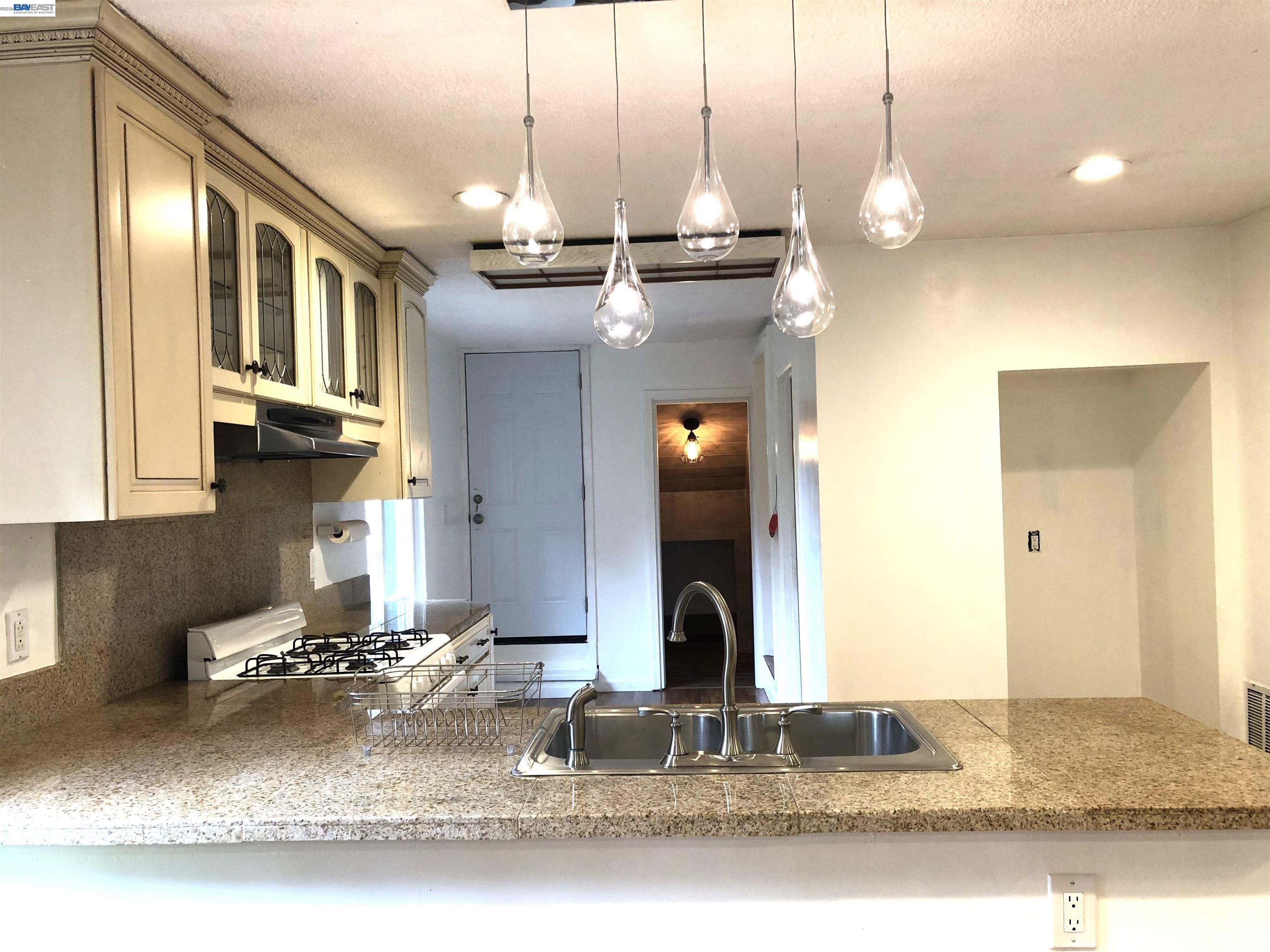 8600 Seneca Street, Oakland CA 94605 — photo 18