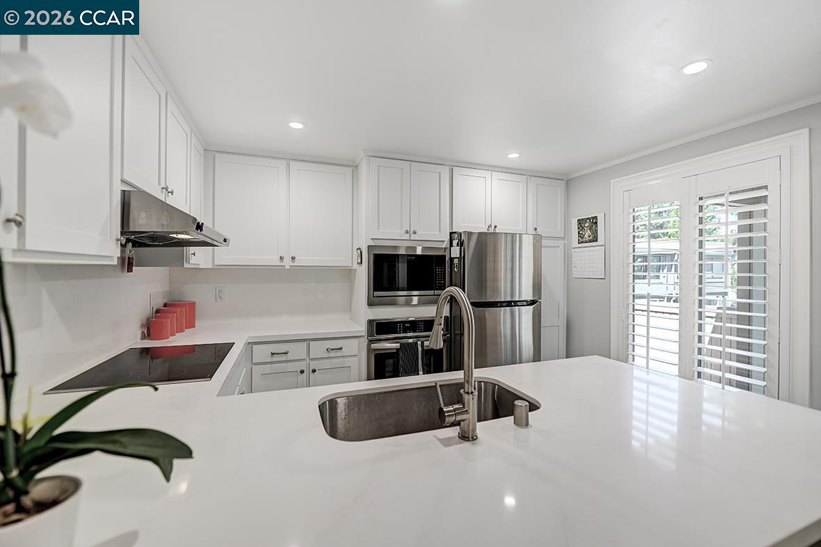 Photo #6: 41140228 Listing: Photo #6