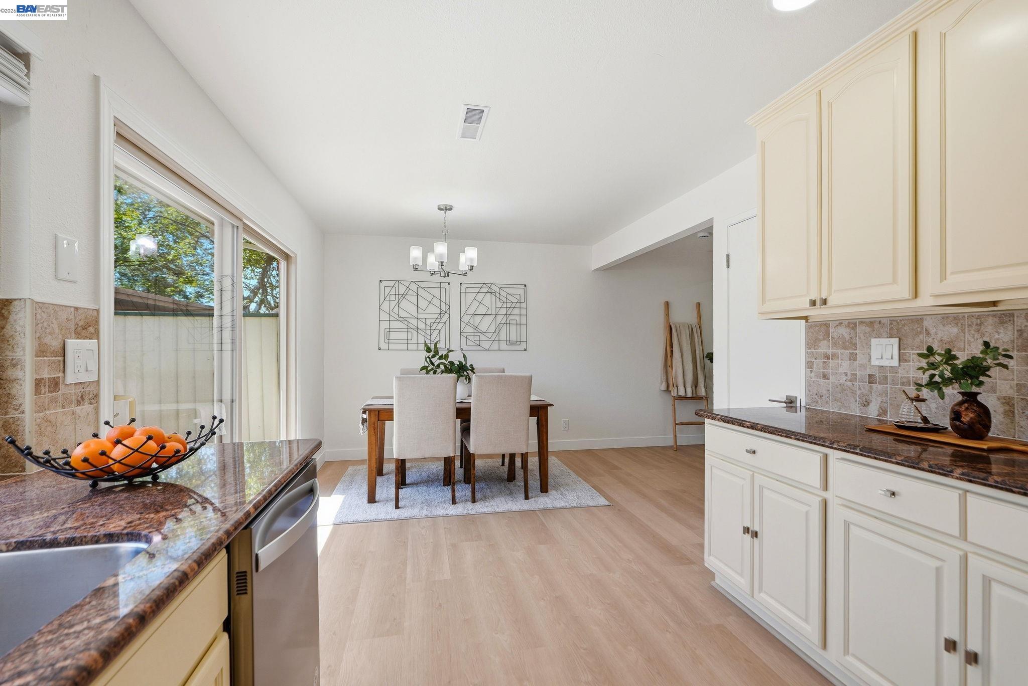 Photo #11: 41140233 Listing: Photo #11