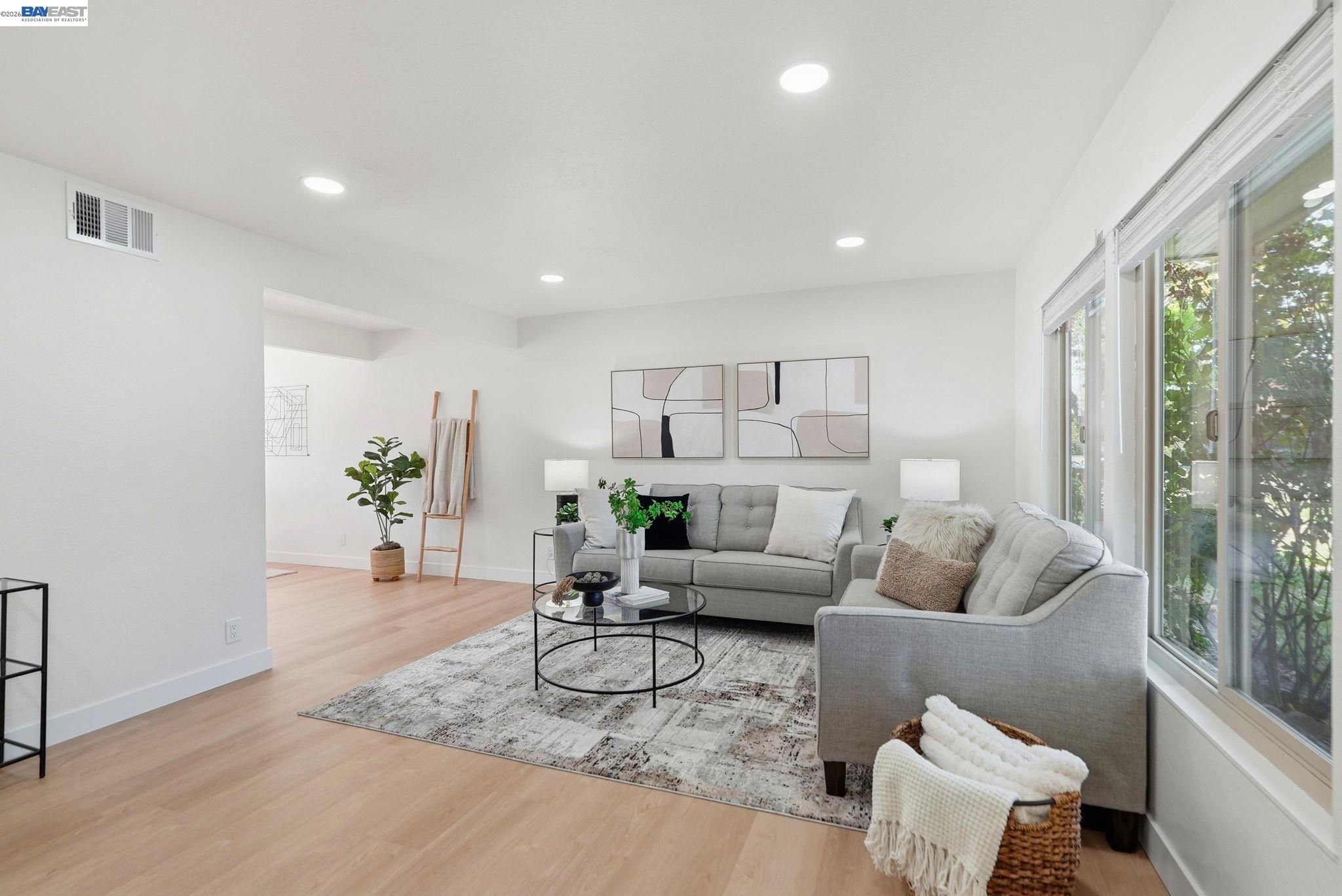 Photo #8: 41140233 Listing: Photo #8