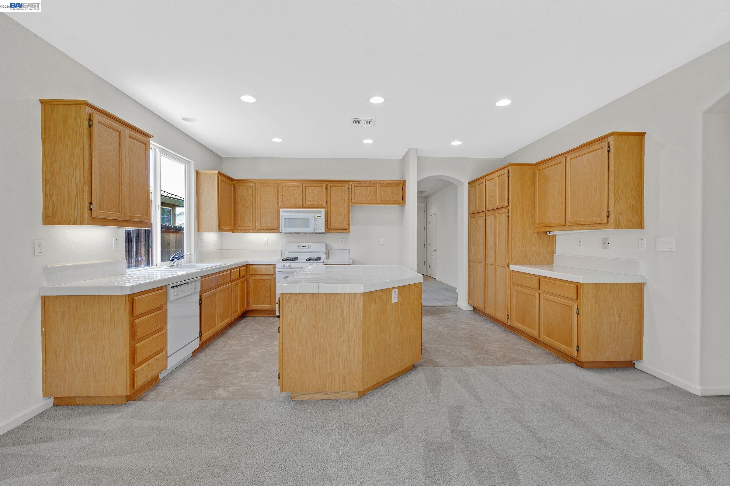 8415 Merry Hill Way, Elk Grove CA 95624 — photo 10