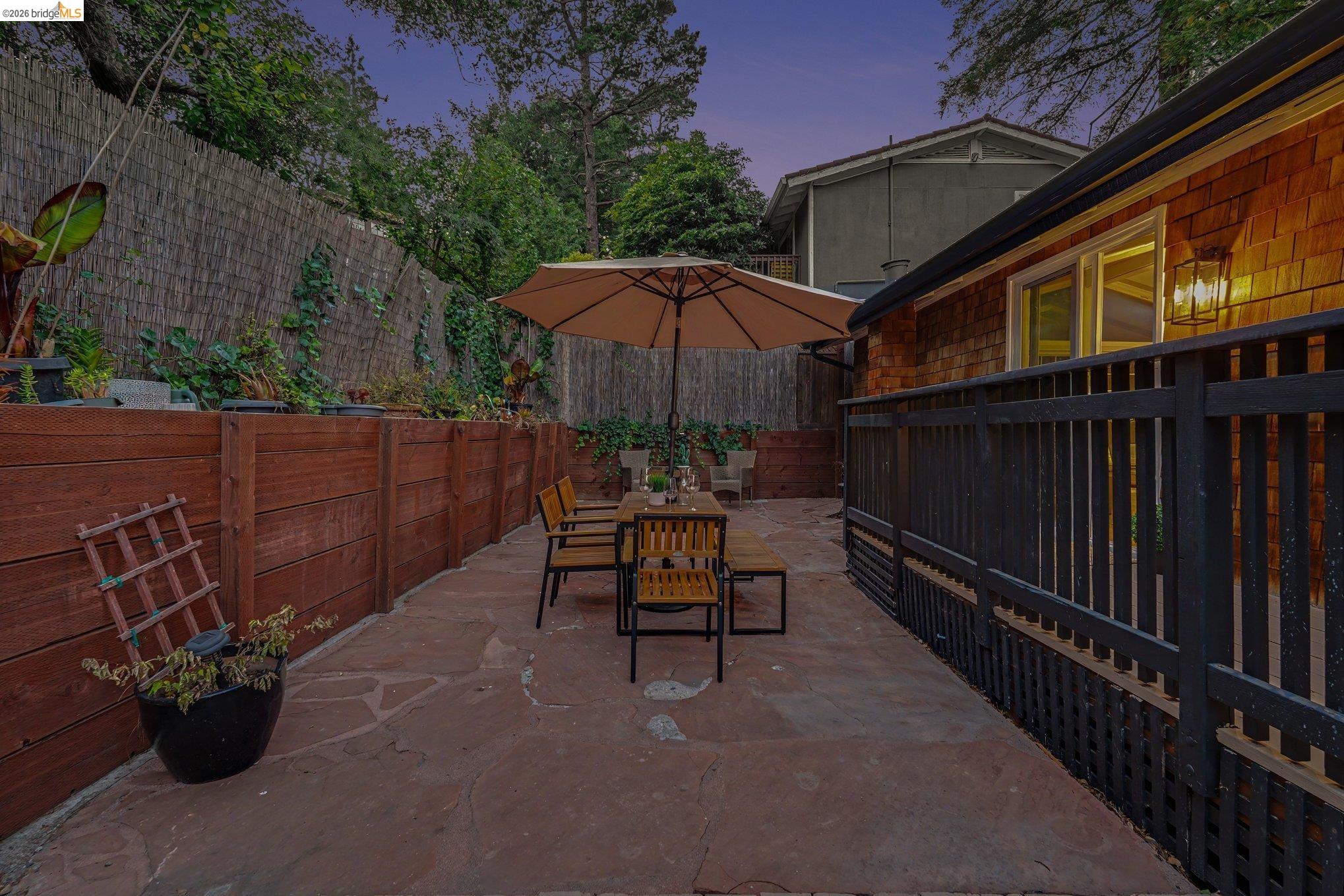 2185 Trafalgar Pl, Oakland CA 94611 — photo 28