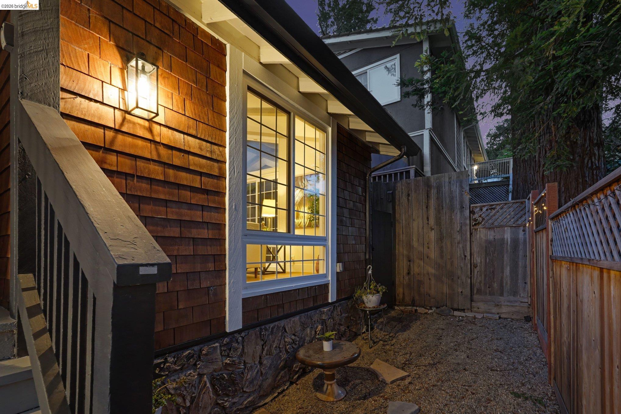 2185 Trafalgar Pl, Oakland CA 94611 — photo 6