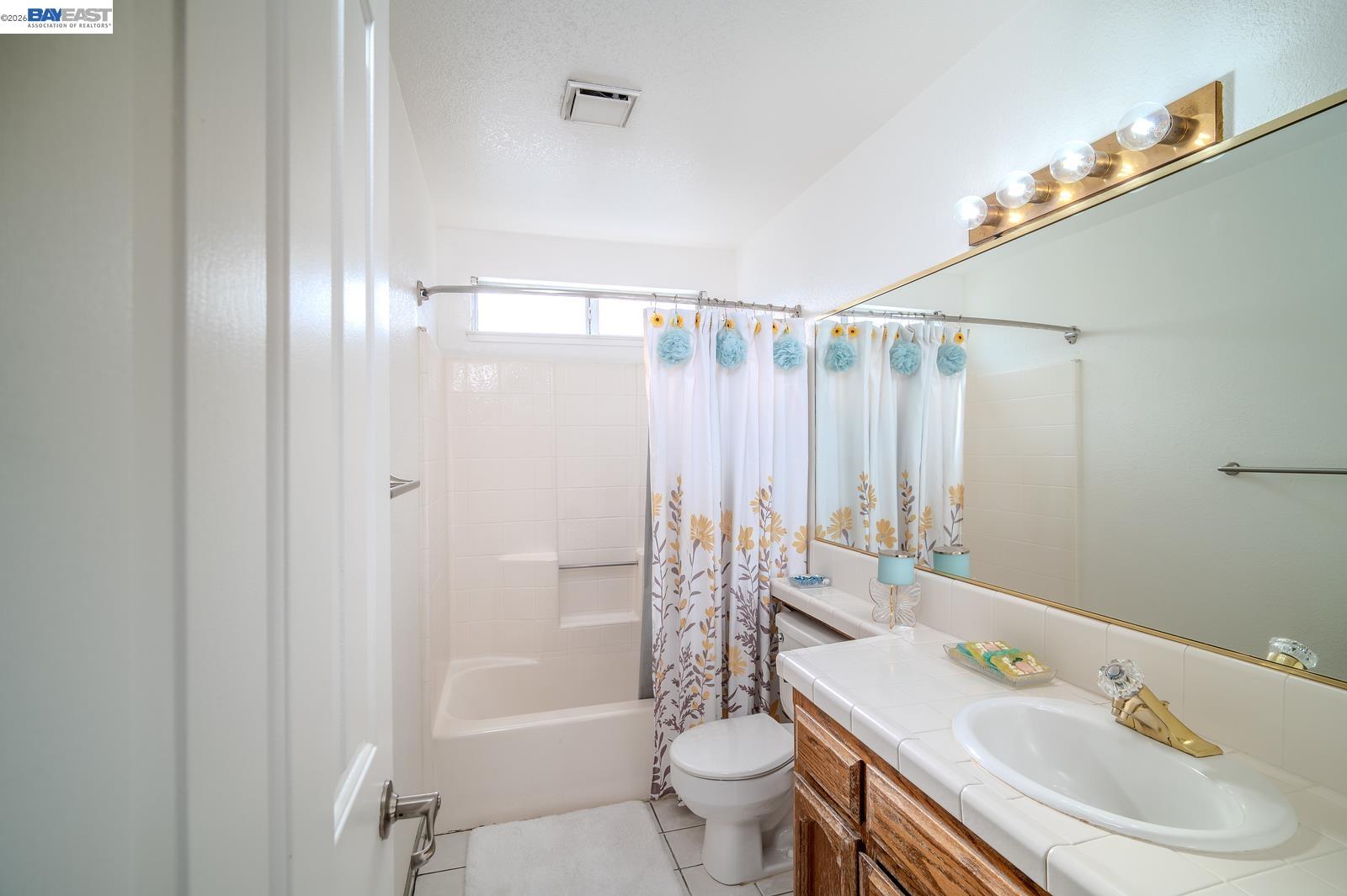 230 Laurelwood Cir, Manteca CA 95336 — photo 12