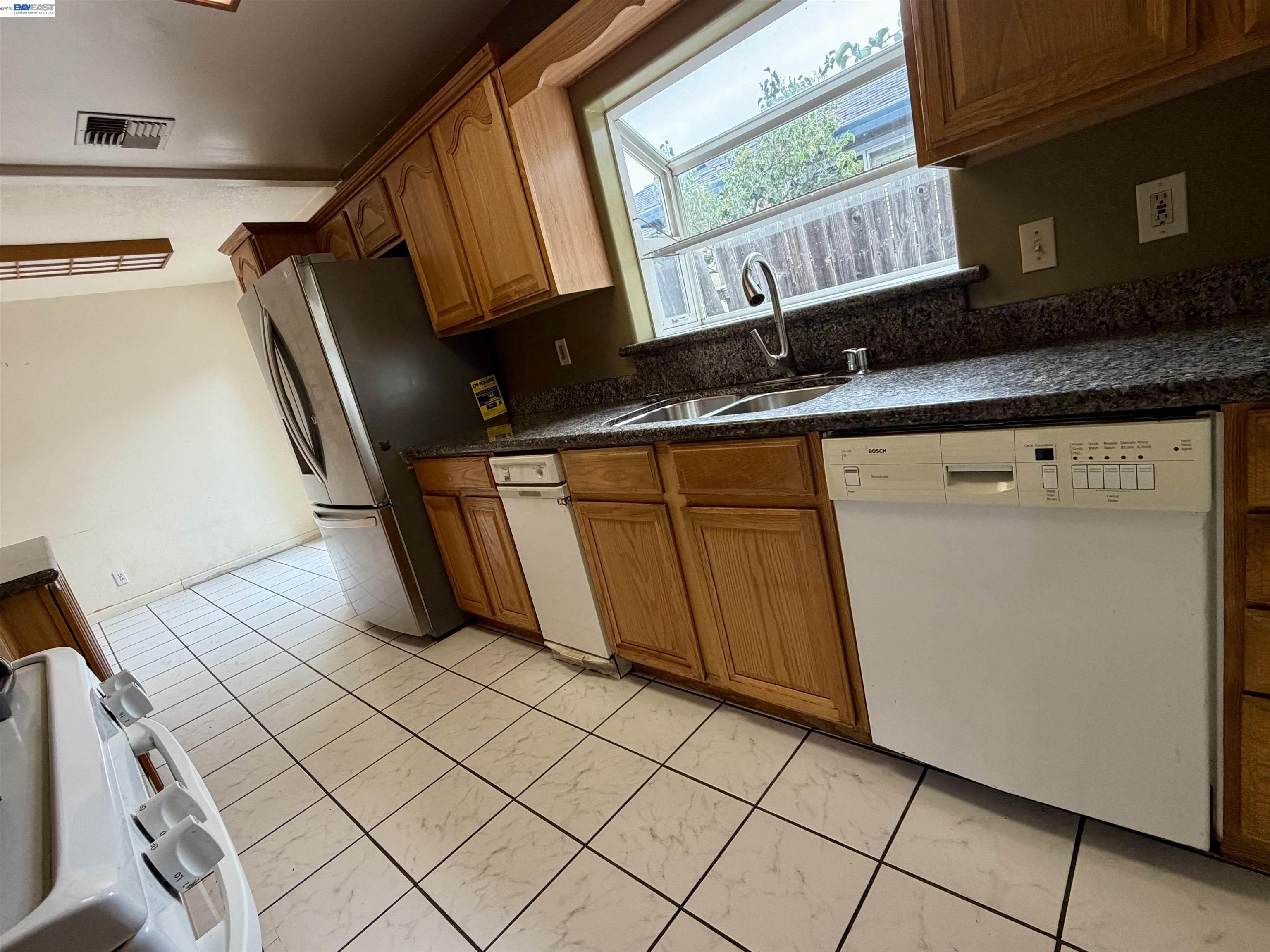 14631 Rollins St, San Leandro CA 94579 — photo 14