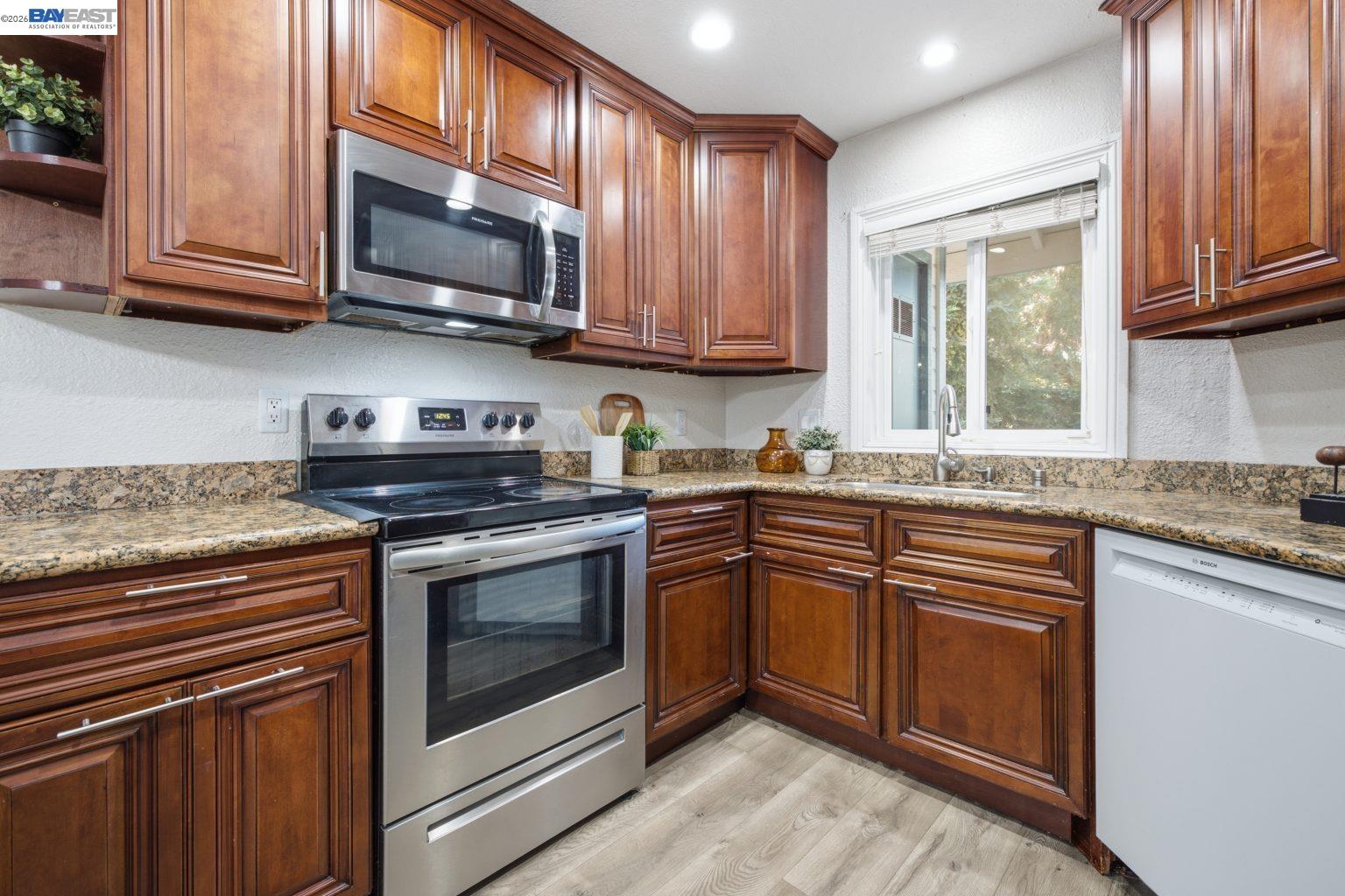 Photo #8: 41140286 Listing: Photo #8