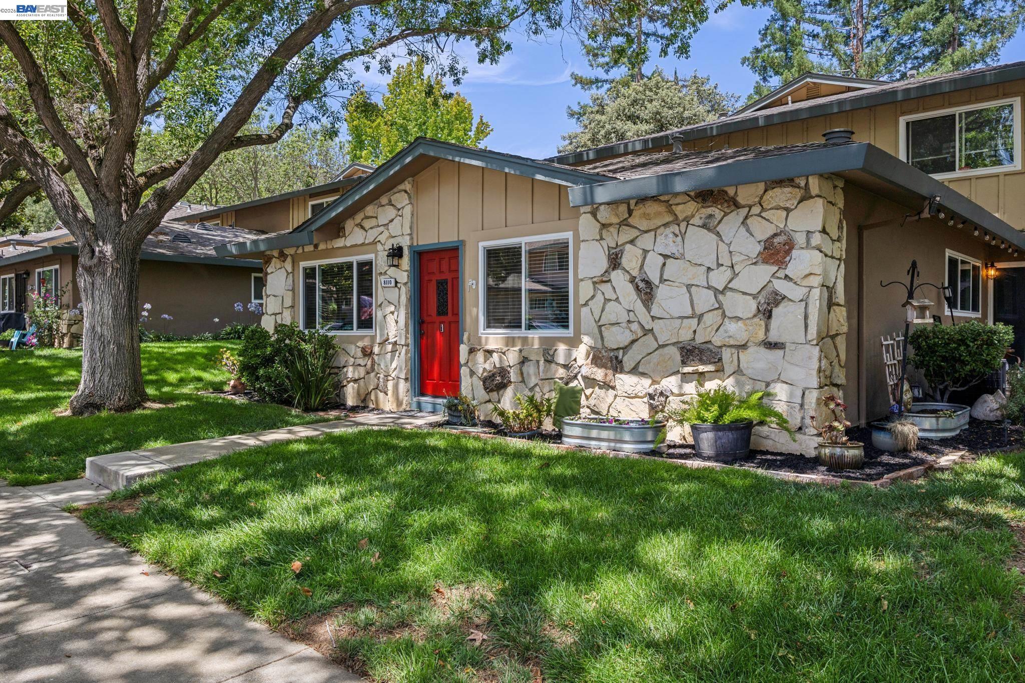 Photo #2: 41140327 Listing: Photo #2