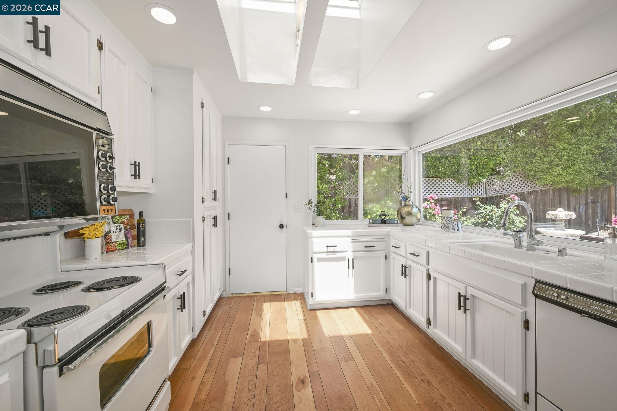 1085 Country Club Drive, Moraga CA 94556 — photo 17