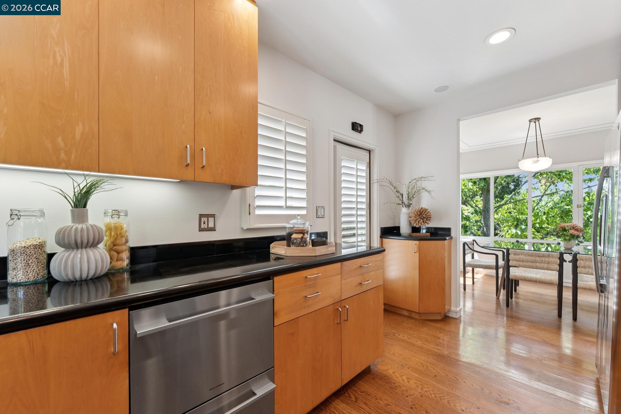 5821 Colton Blvd, Oakland CA 94611 — photo 17
