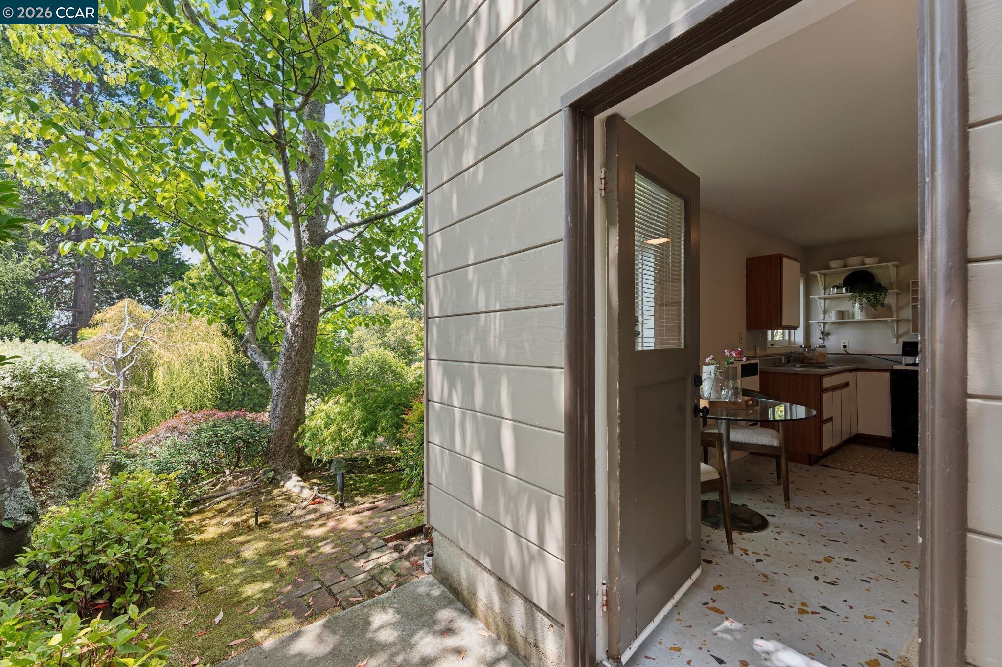 5821 Colton Blvd, Oakland CA 94611 — photo 35