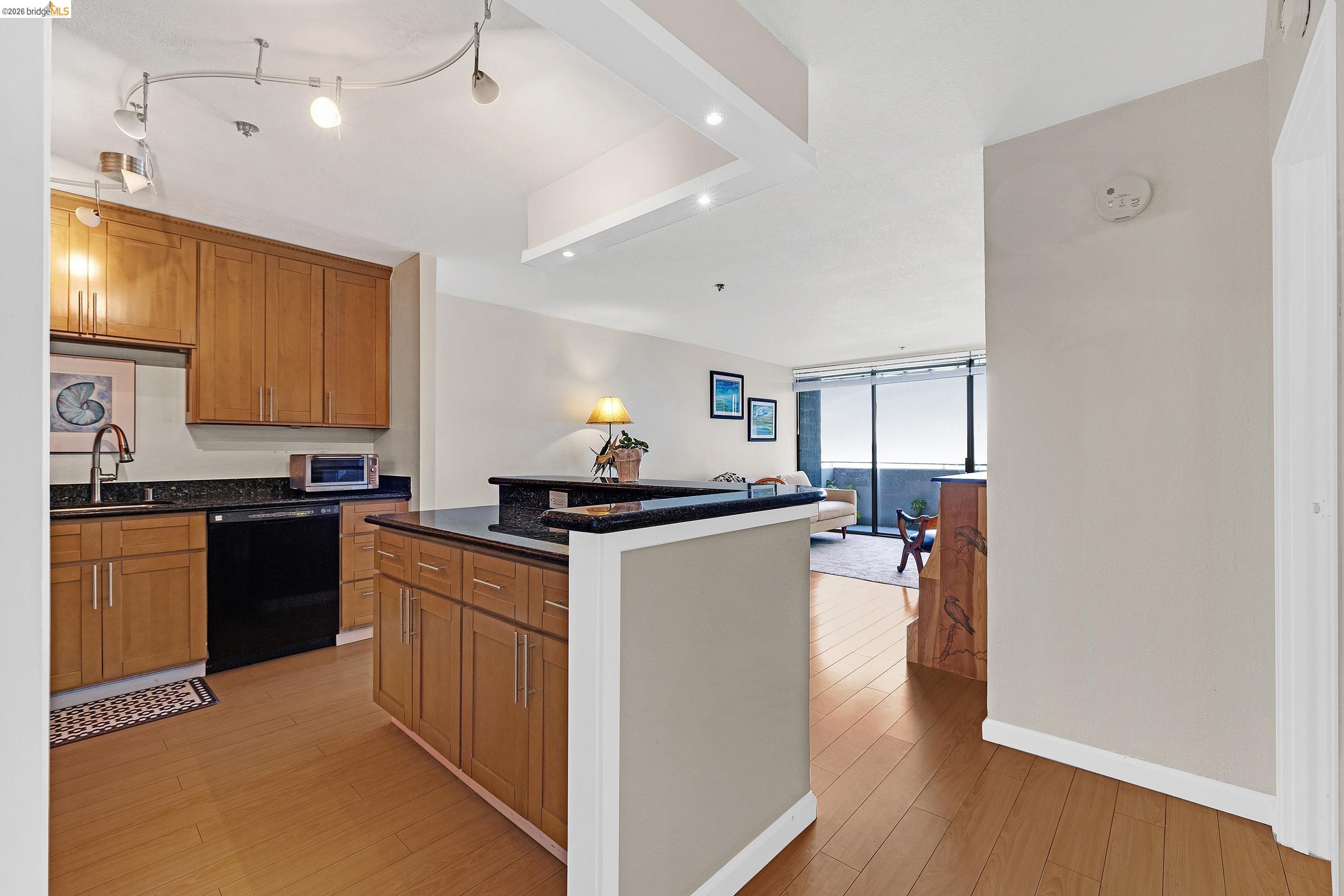 Photo #4: 41140402 Listing: Photo #4