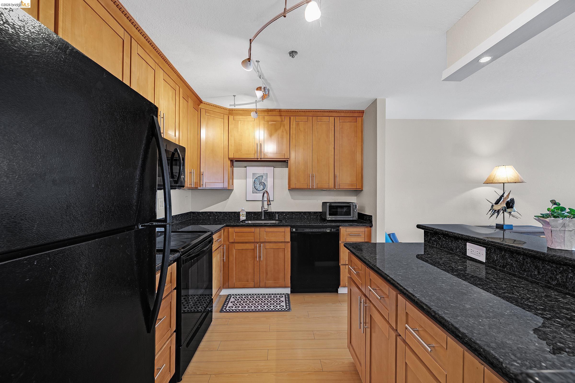Photo #5: 41140402 Listing: Photo #5