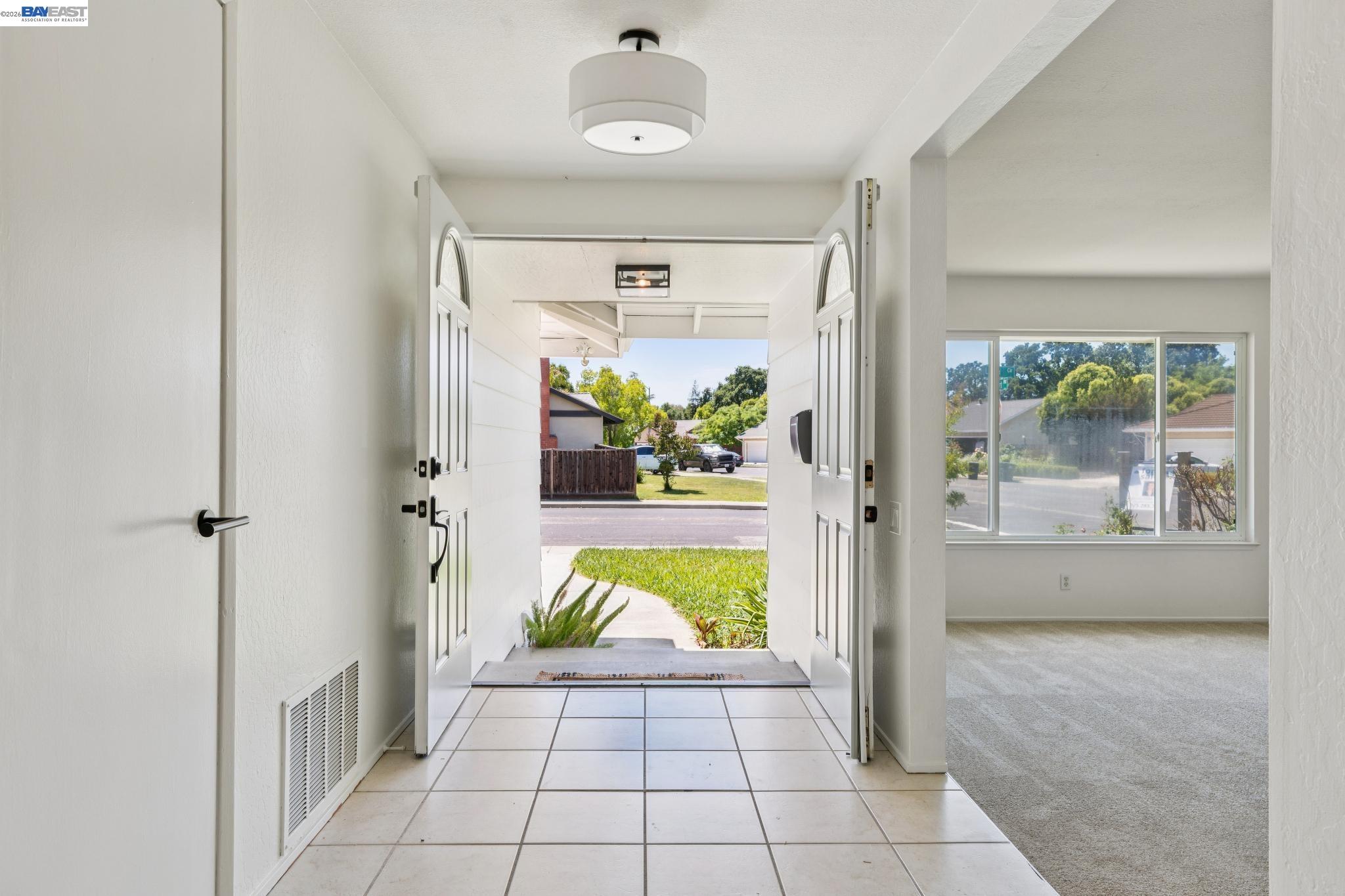 2884 Lyon Circle, Concord CA 94518 — photo 11