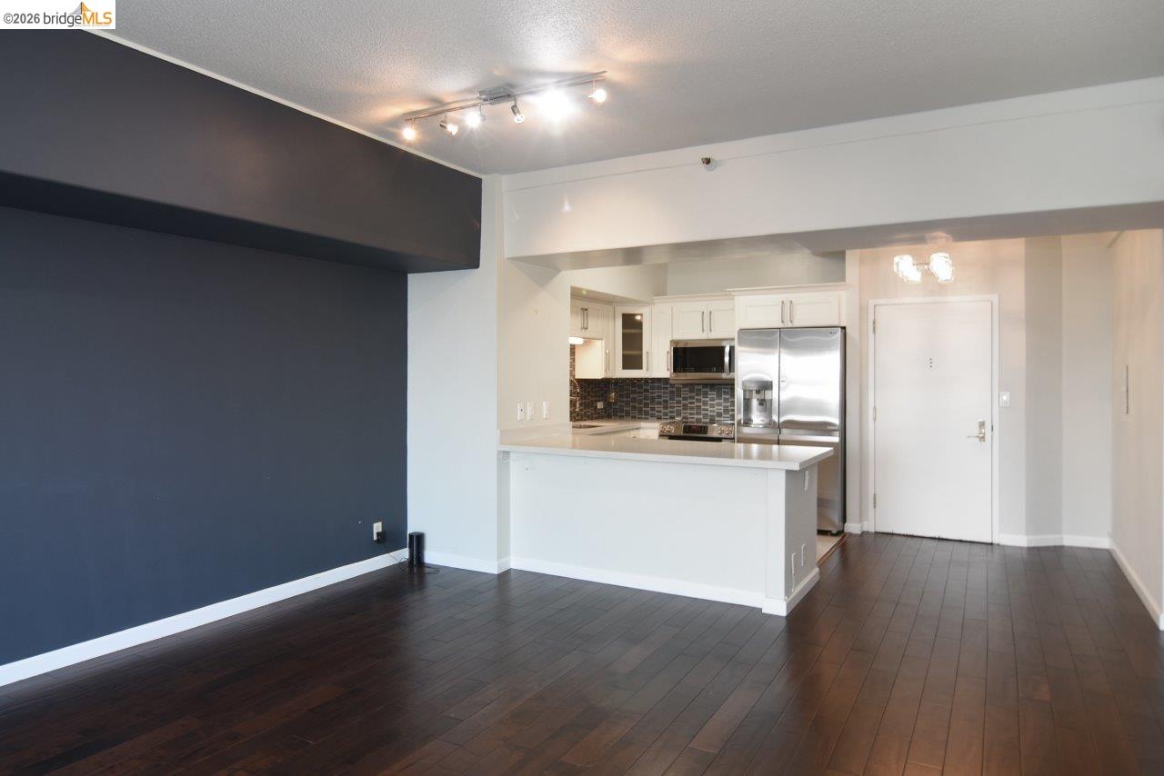 6363 Christie Ave 602