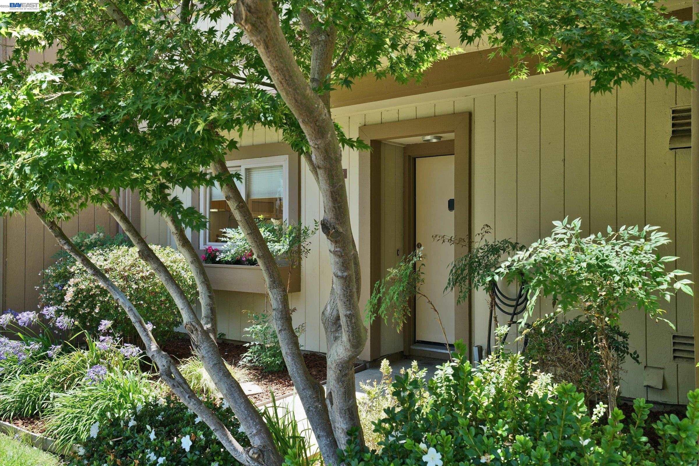 Photo #2: 41140419 Listing: Photo #2