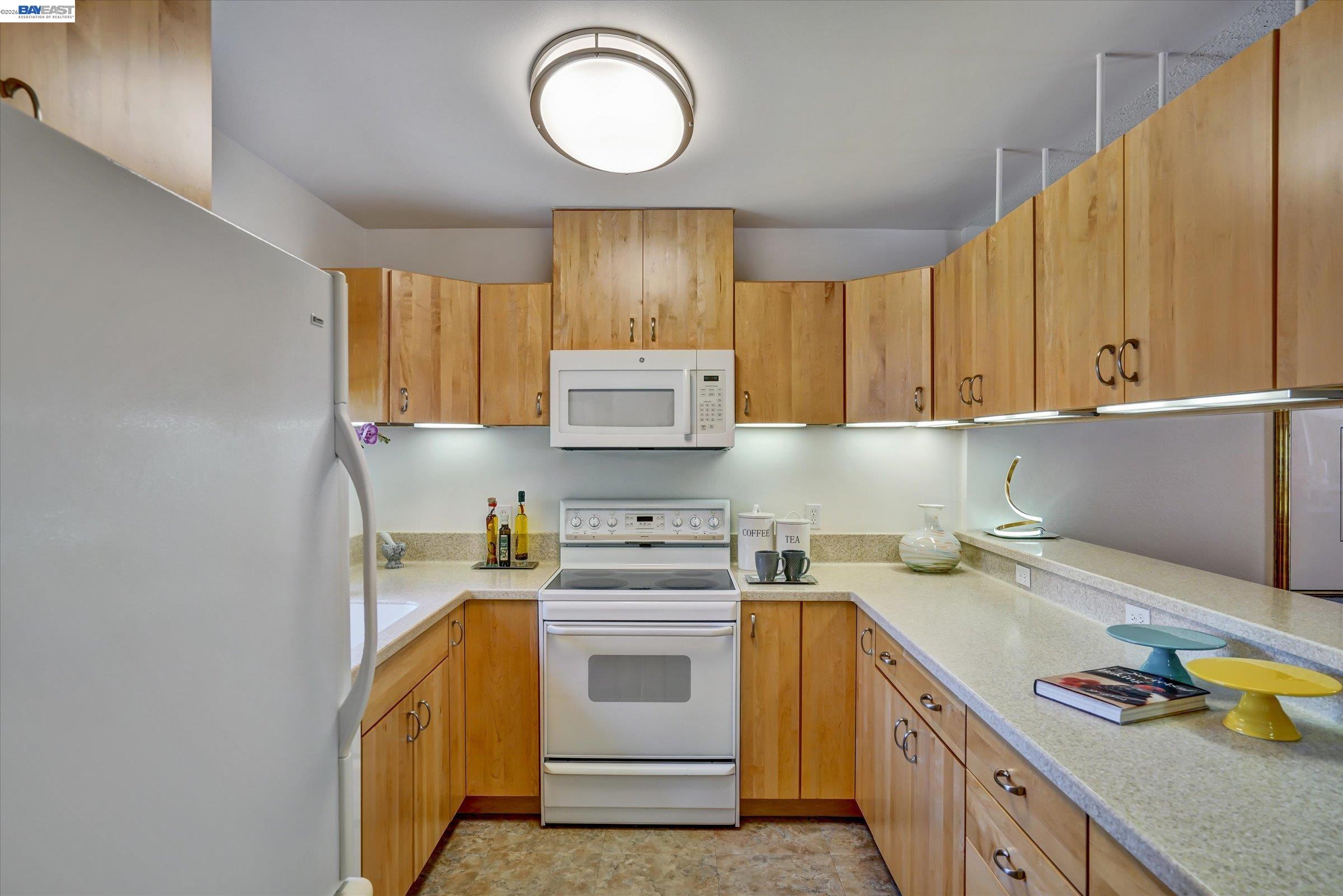 Photo #3: 41140419 Listing: Photo #3