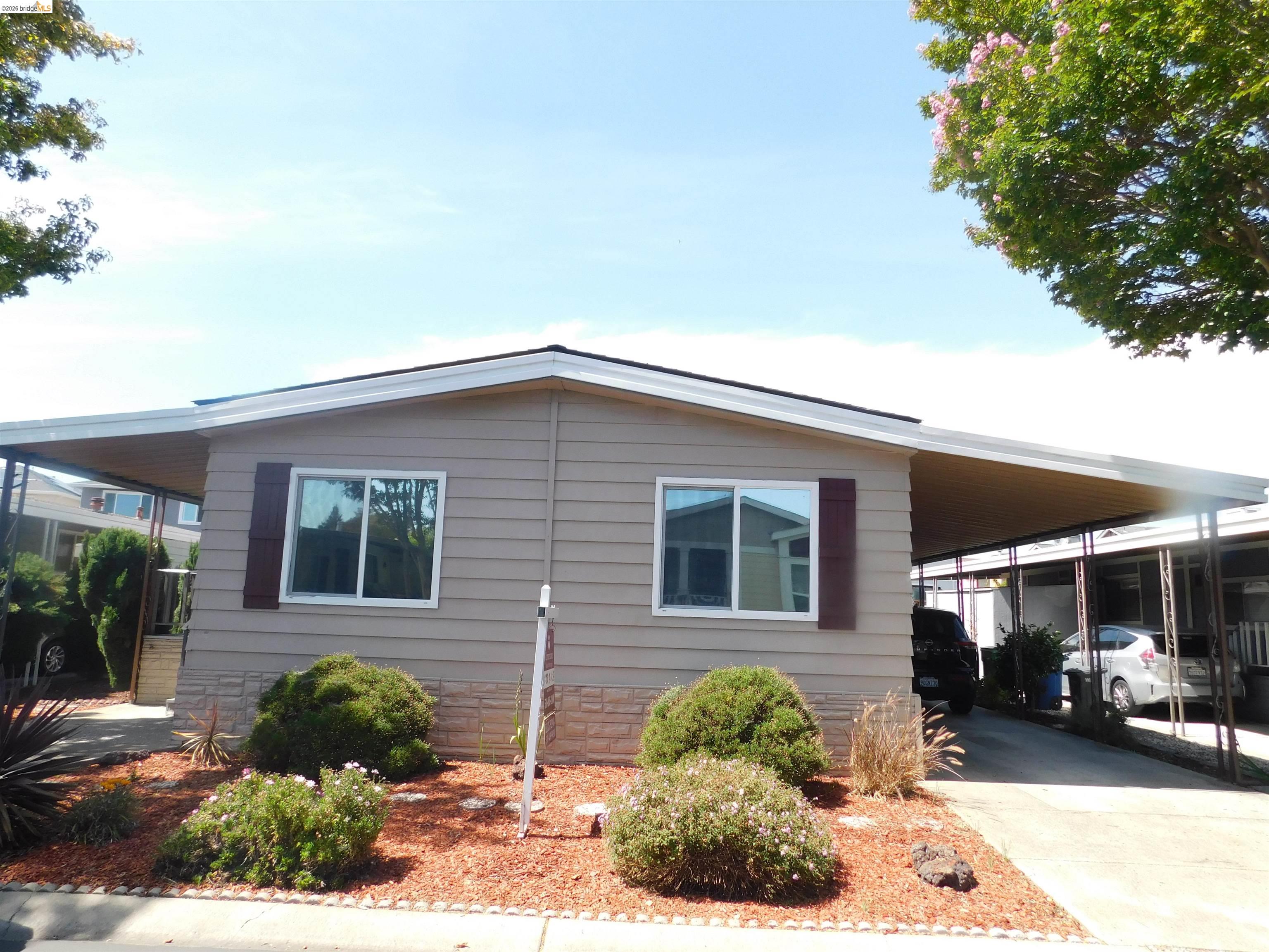 Front Image Thumbnail for EB41140424