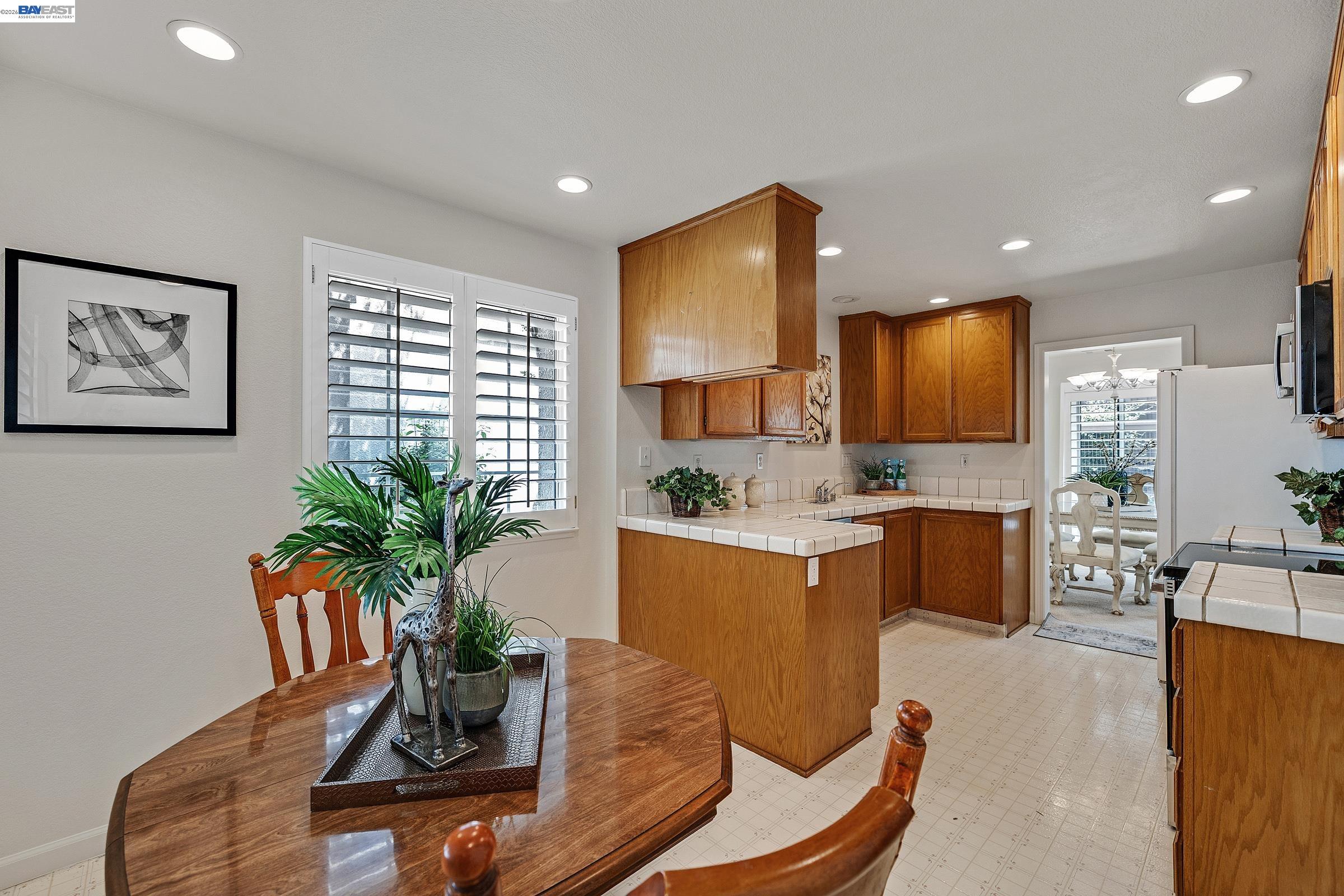 Photo #5: 41140438 Listing: Photo #5