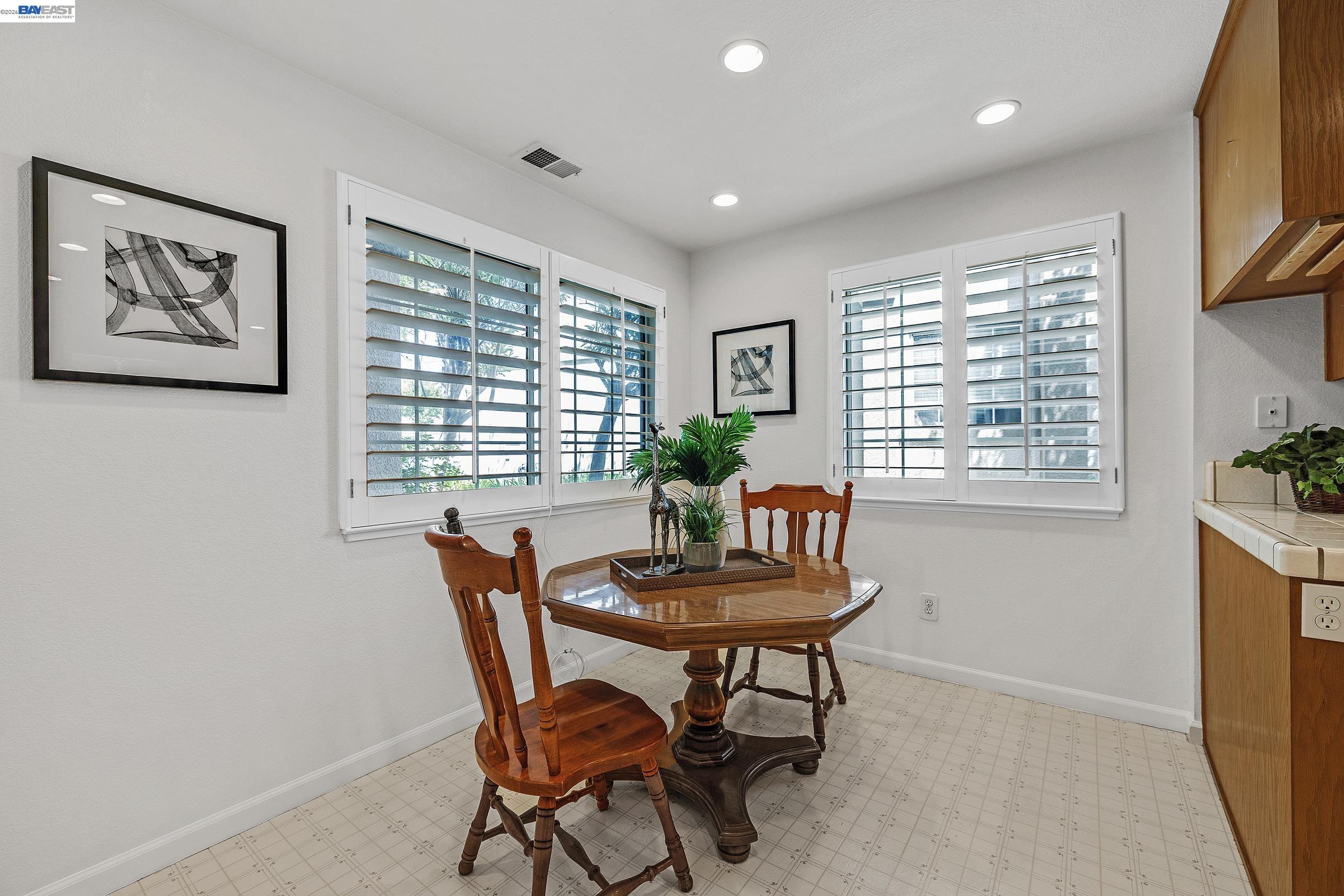 Photo #6: 41140438 Listing: Photo #6