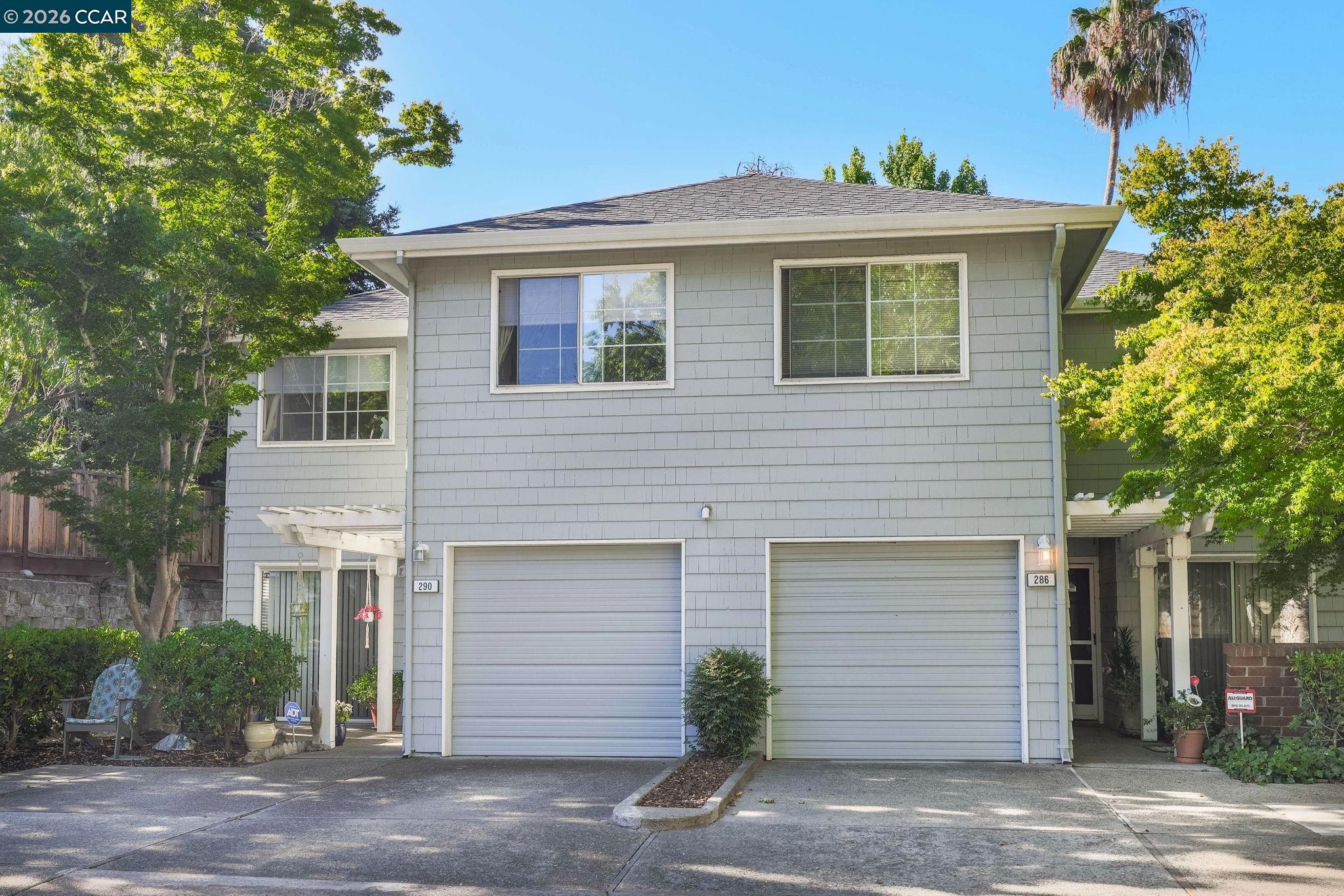 Front Image Thumbnail for CC41140453