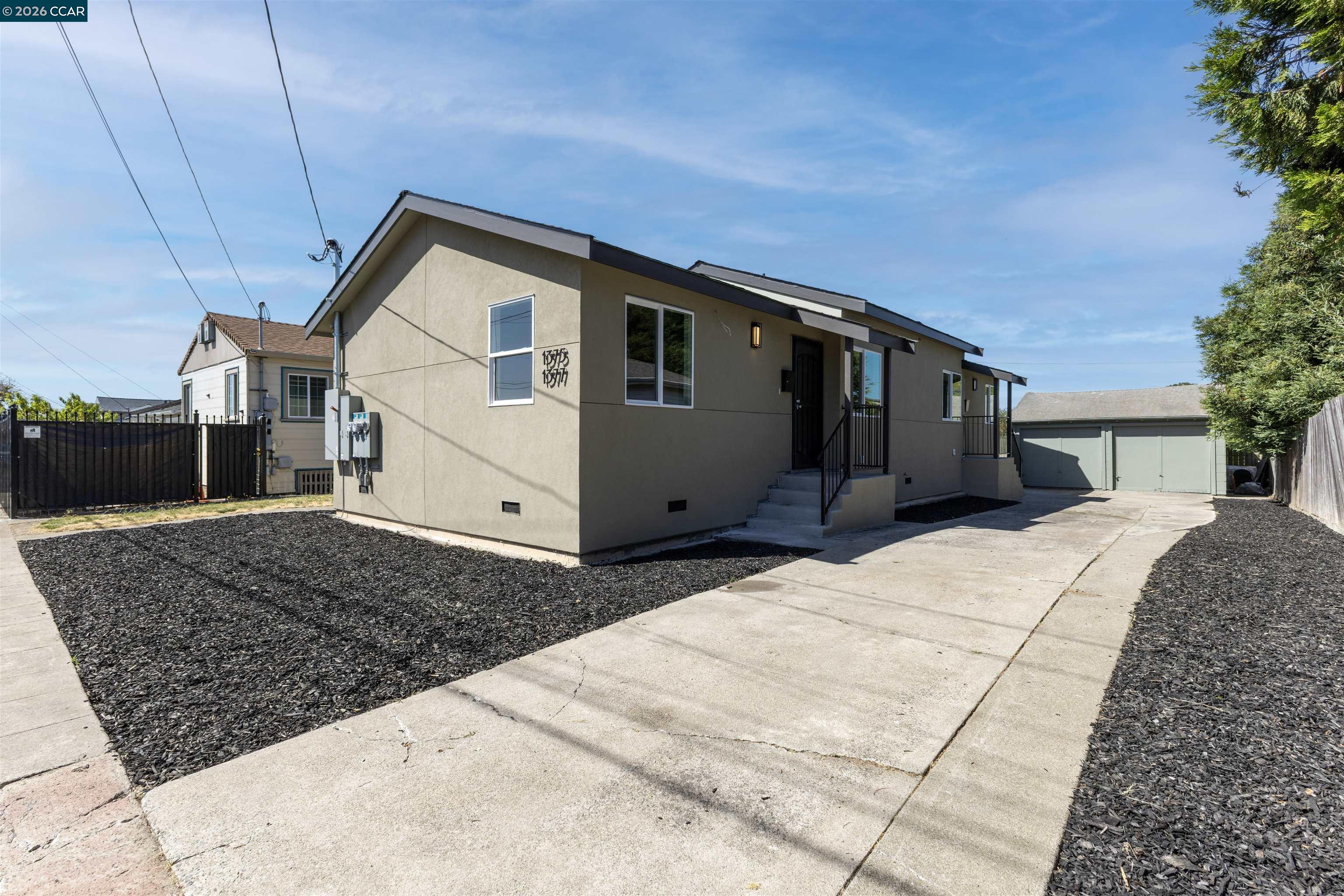 Front Image Thumbnail for CC41140481
