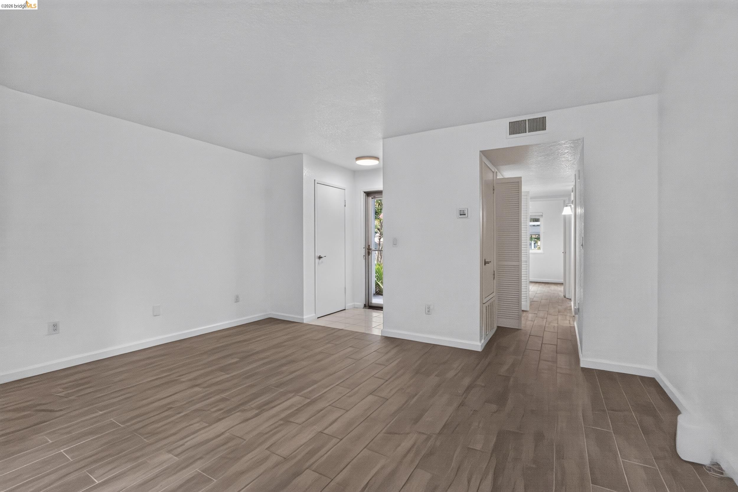 Photo #6: 41140490 Listing: Photo #6