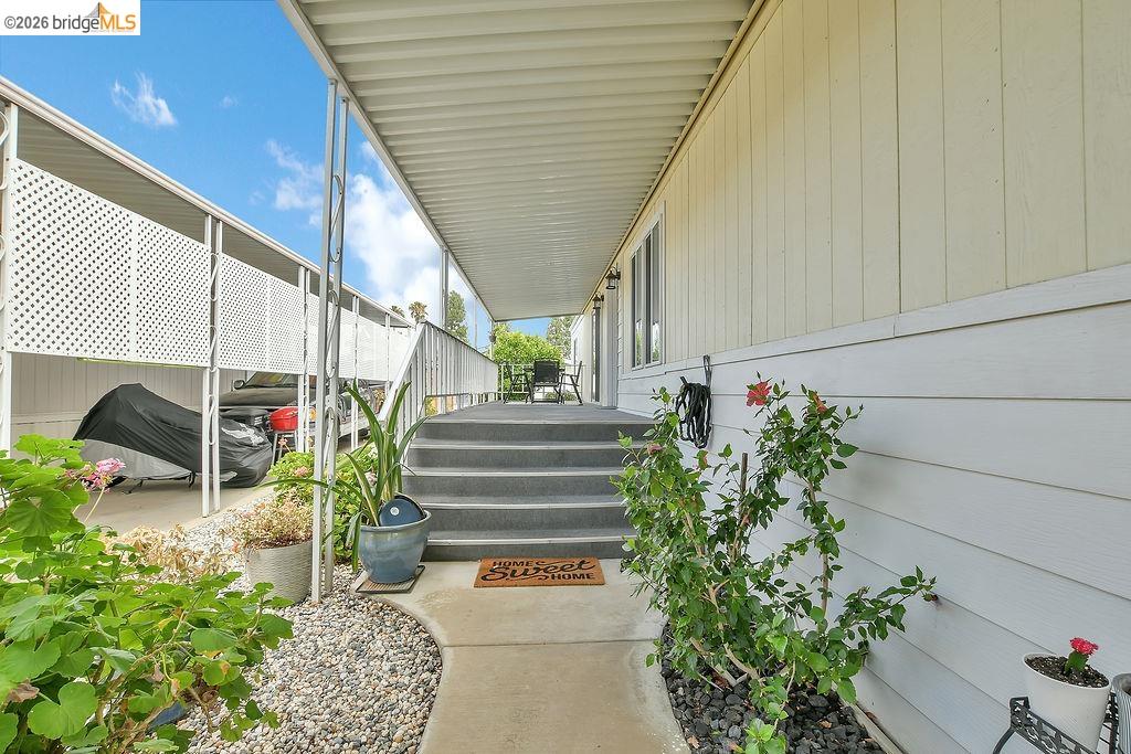 263 Coral Dr, Pittsburg CA 94565 — photo 3