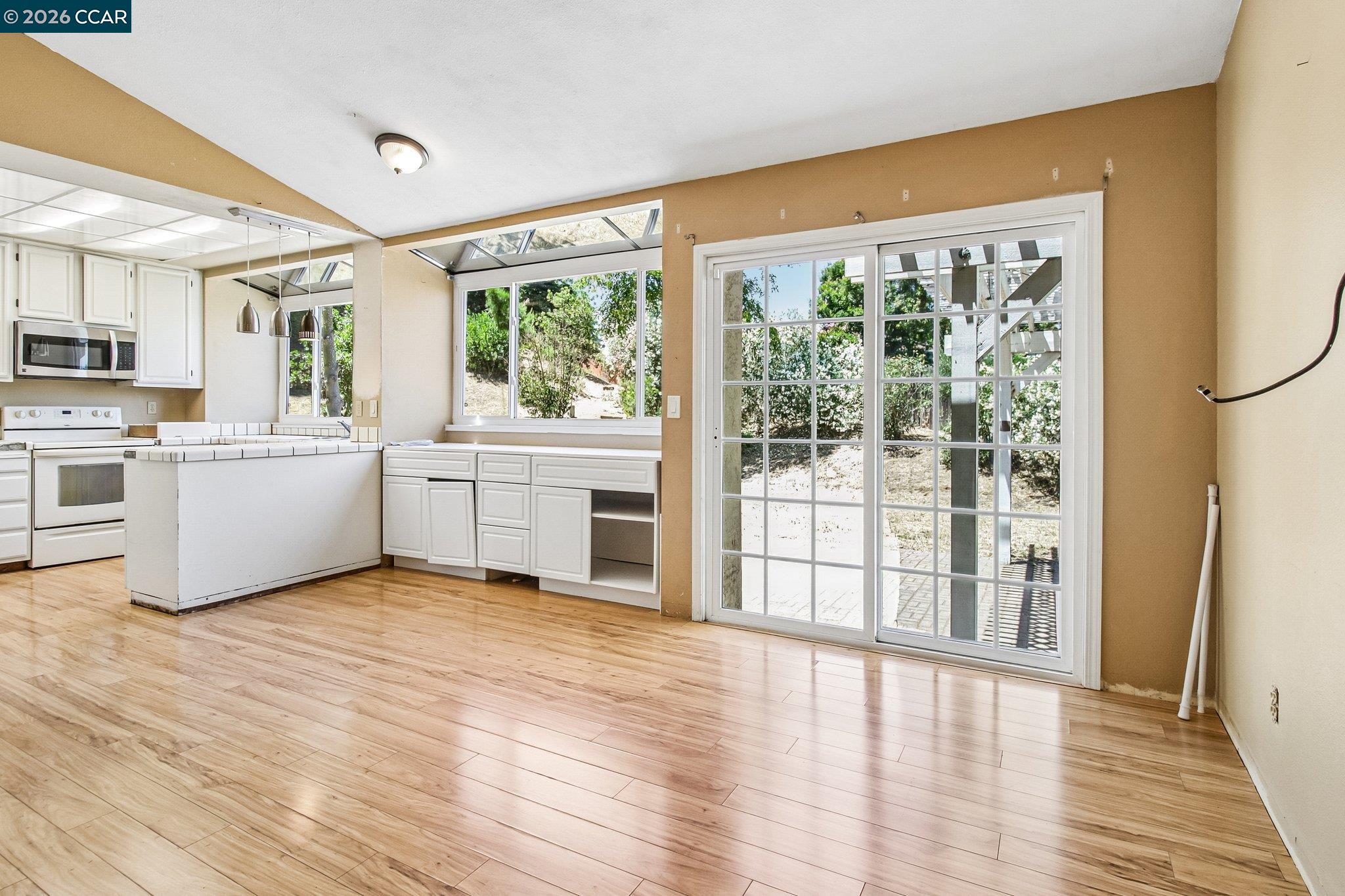 410 Oakbreeze Ct, Martinez CA 94553 — photo 16