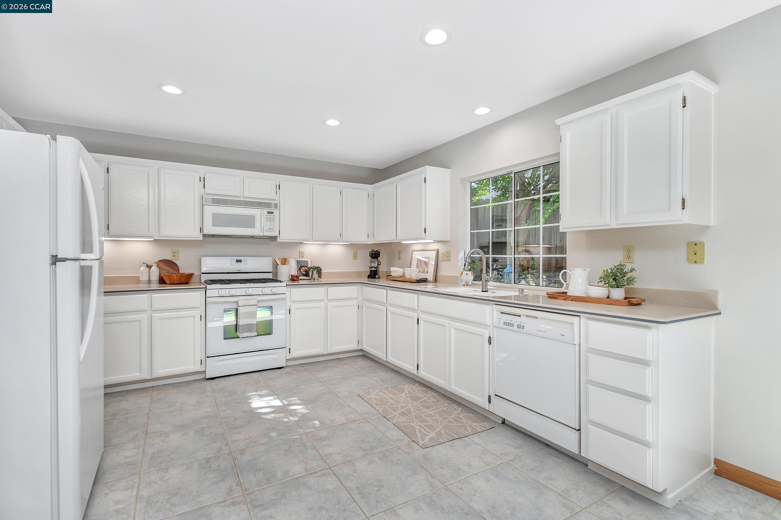 280 Brady Street, Martinez CA 94553 — photo 11