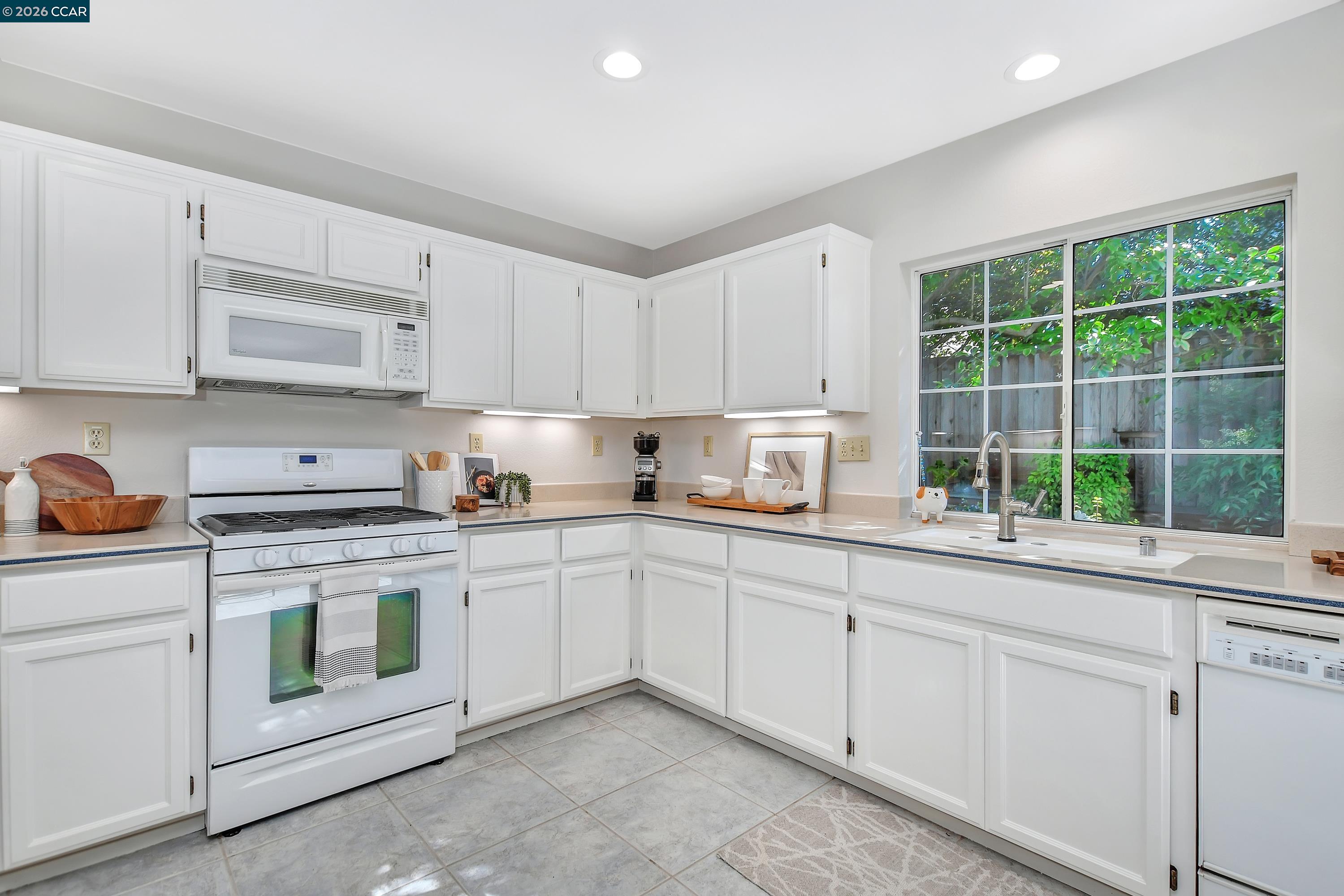 280 Brady Street, Martinez CA 94553 — photo 14