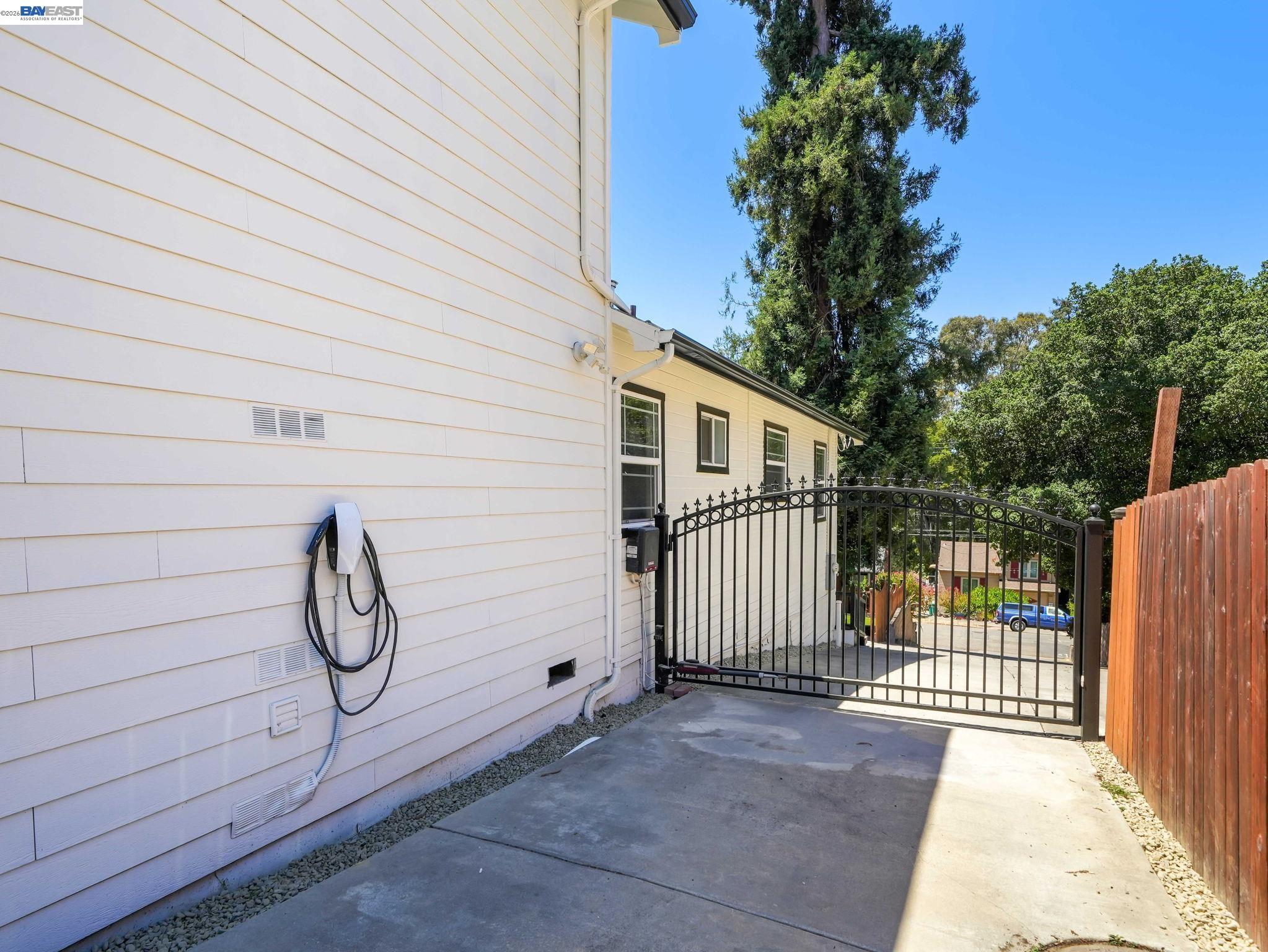 7974 Hillmont Drive, Oakland CA 94605 — photo 40