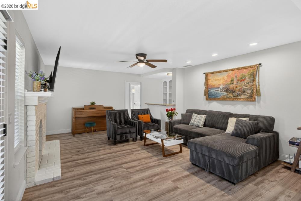 124 Abrozo CT, Folsom CA 95630 — photo 20