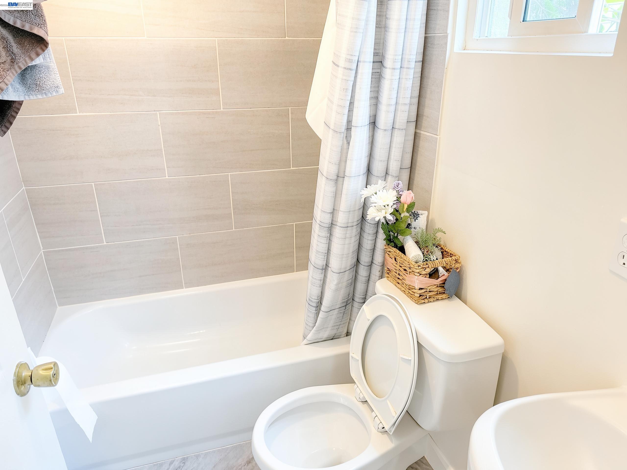 2051 23rd Ave, Oakland CA 94606 — photo 27