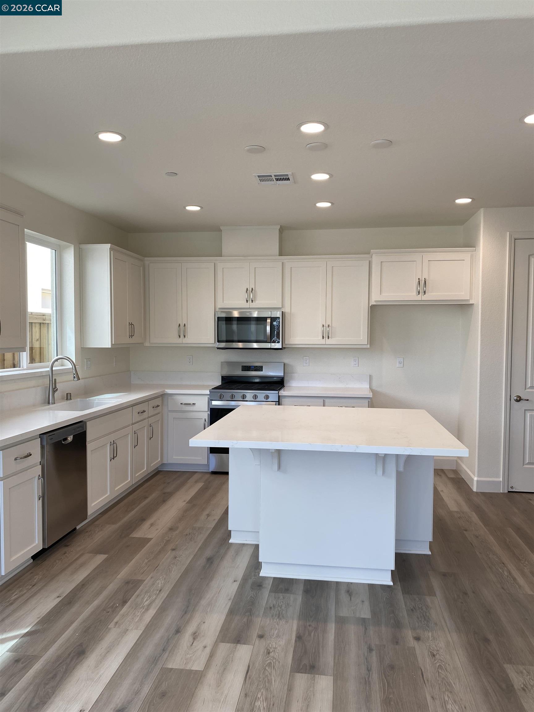 527 Yarrow Drive, Fairfield CA 94534 — photo 3