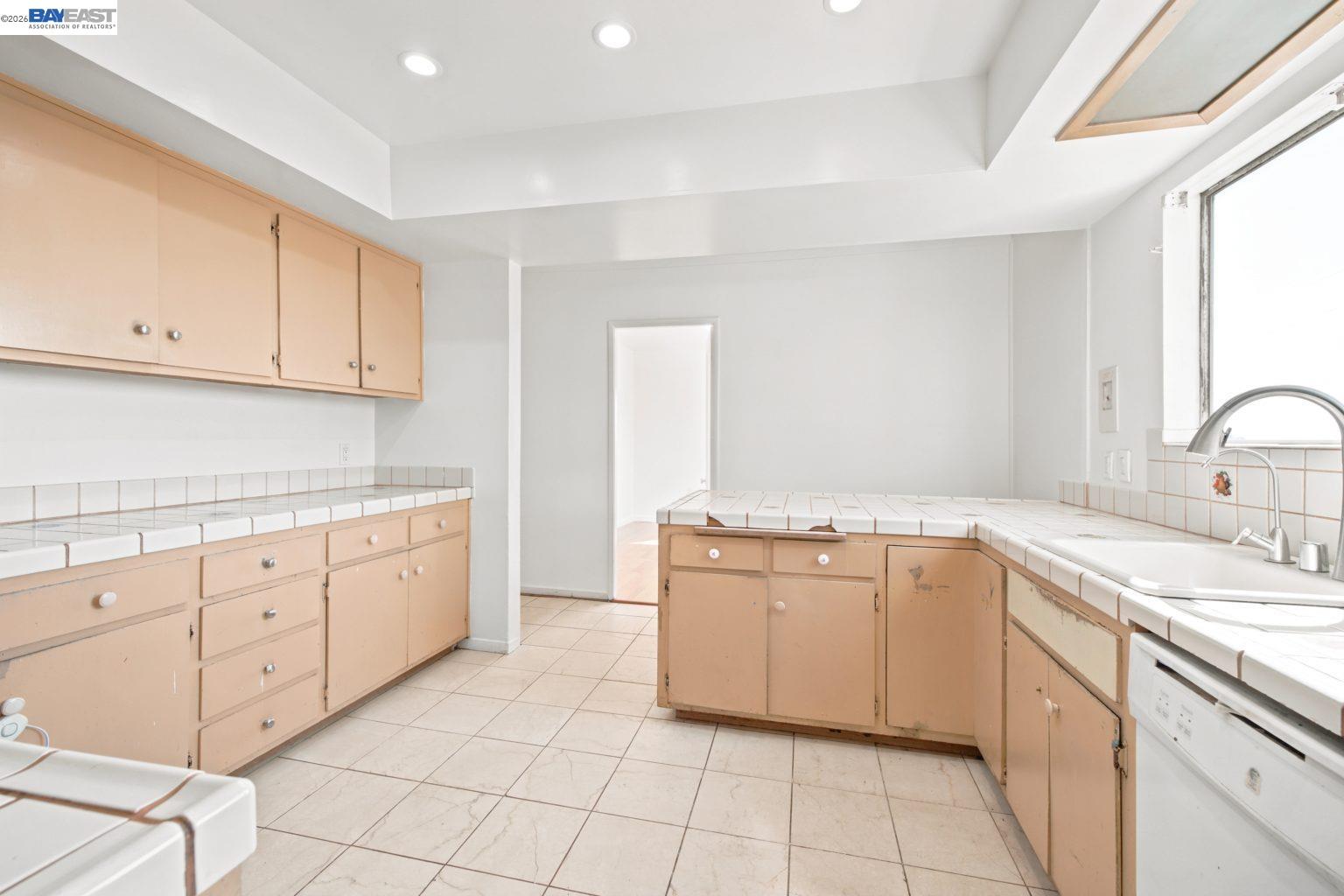17005 Santa Fe St, Ashland CA 94541 — photo 11