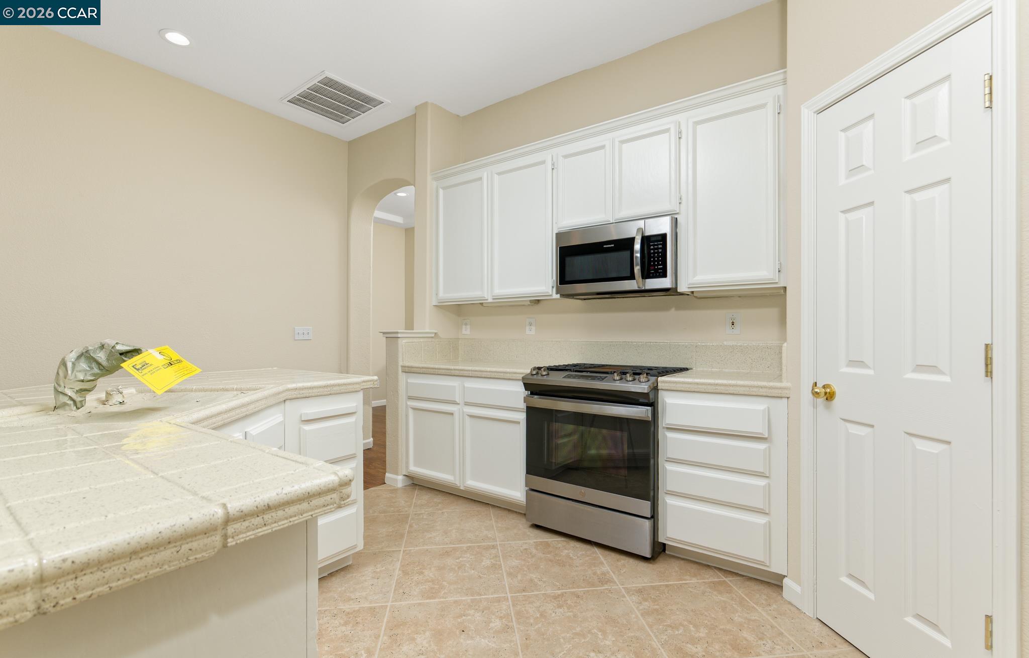 1689 Soledad Dr, Roseville CA 95747 — photo 4