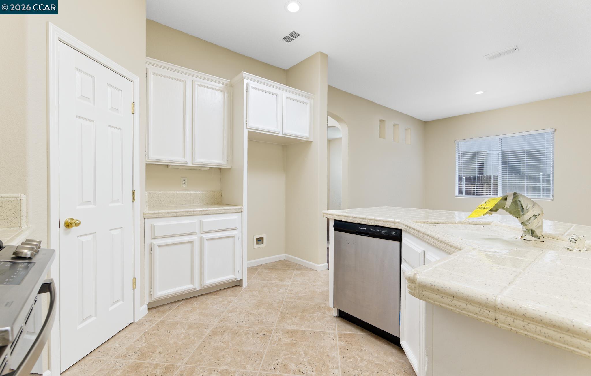 1689 Soledad Dr, Roseville CA 95747 — photo 5
