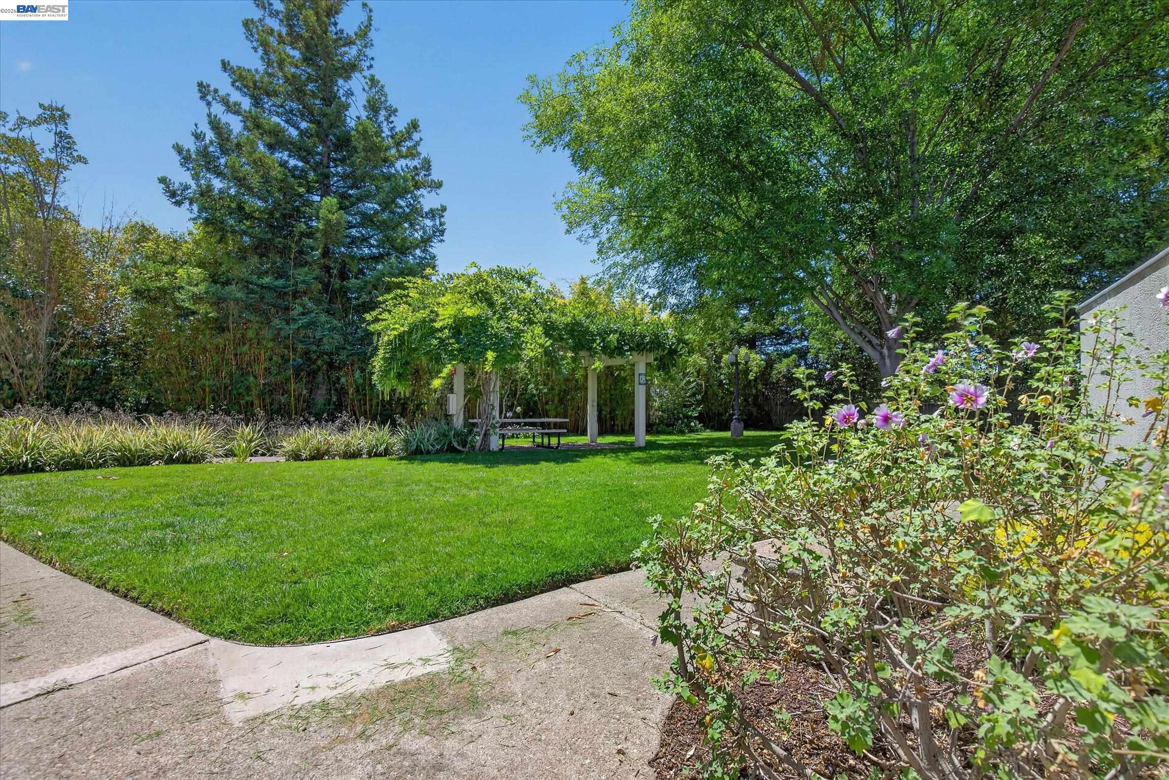 27787 Vasona Ct # 13, Hayward CA 94544 — photo 2