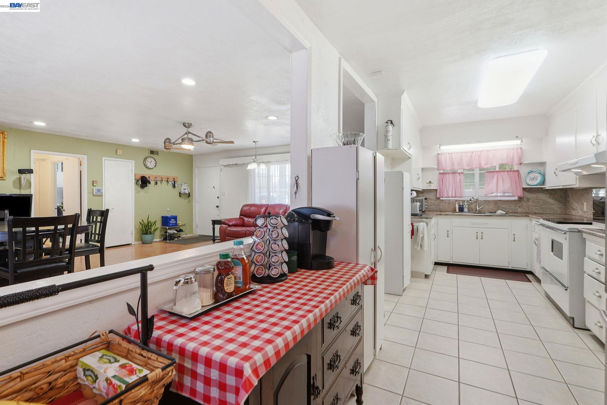 9034 Birch St, Oakland CA 94603 — photo 17