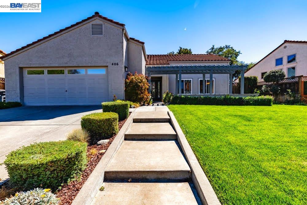 406 Stanford St, Vacaville CA 95687