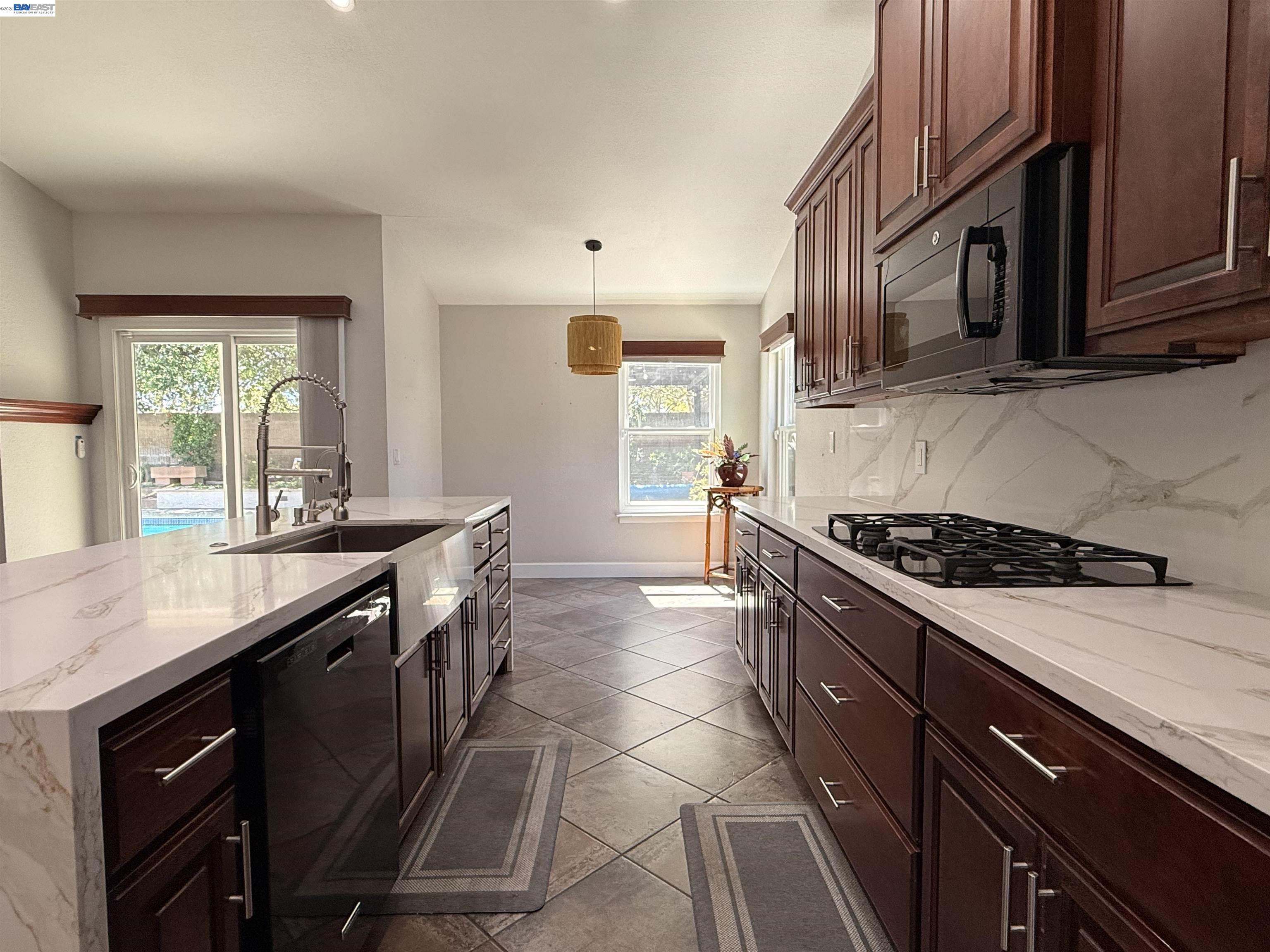 406 Stanford St, Vacaville CA 95687 — photo 9