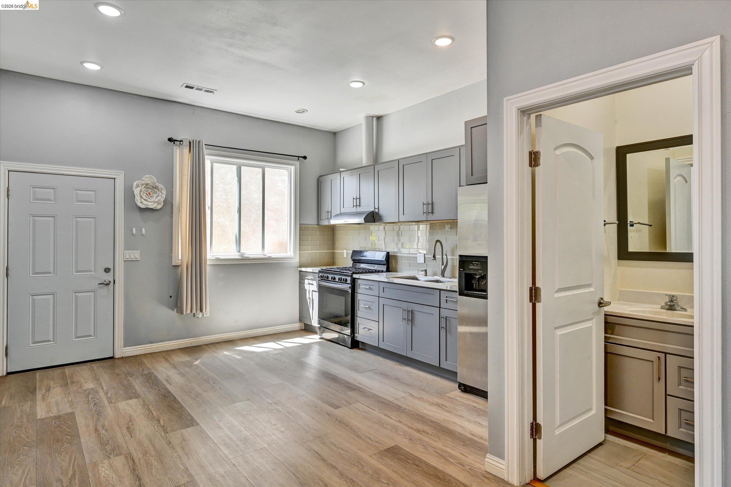 1190 Davis St, San Leandro CA 94577 — photo 23