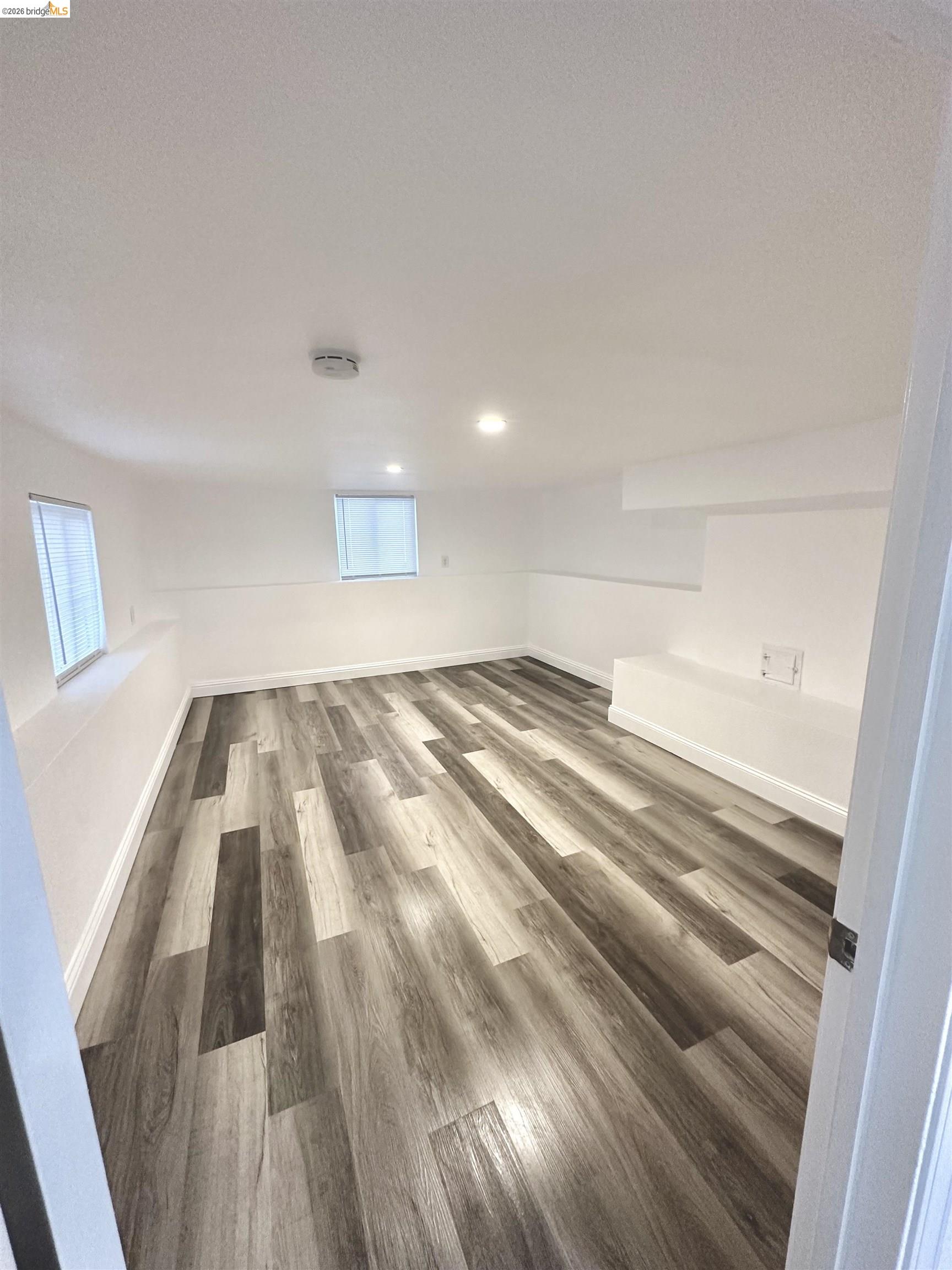 7724 Crest Ave, Oakland CA 94605 — photo 7