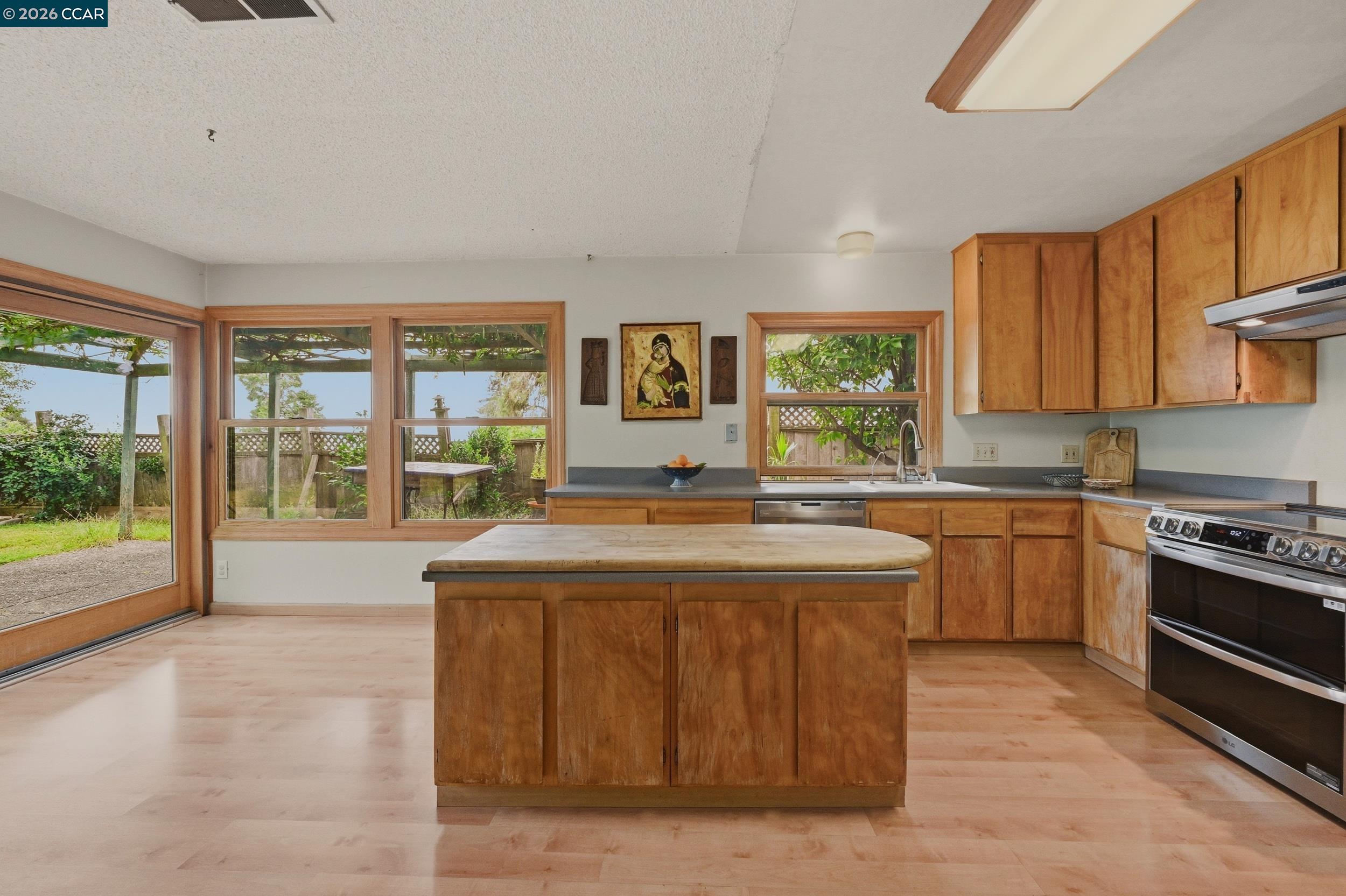 104 Gill Way, Benicia CA 94510 — photo 16