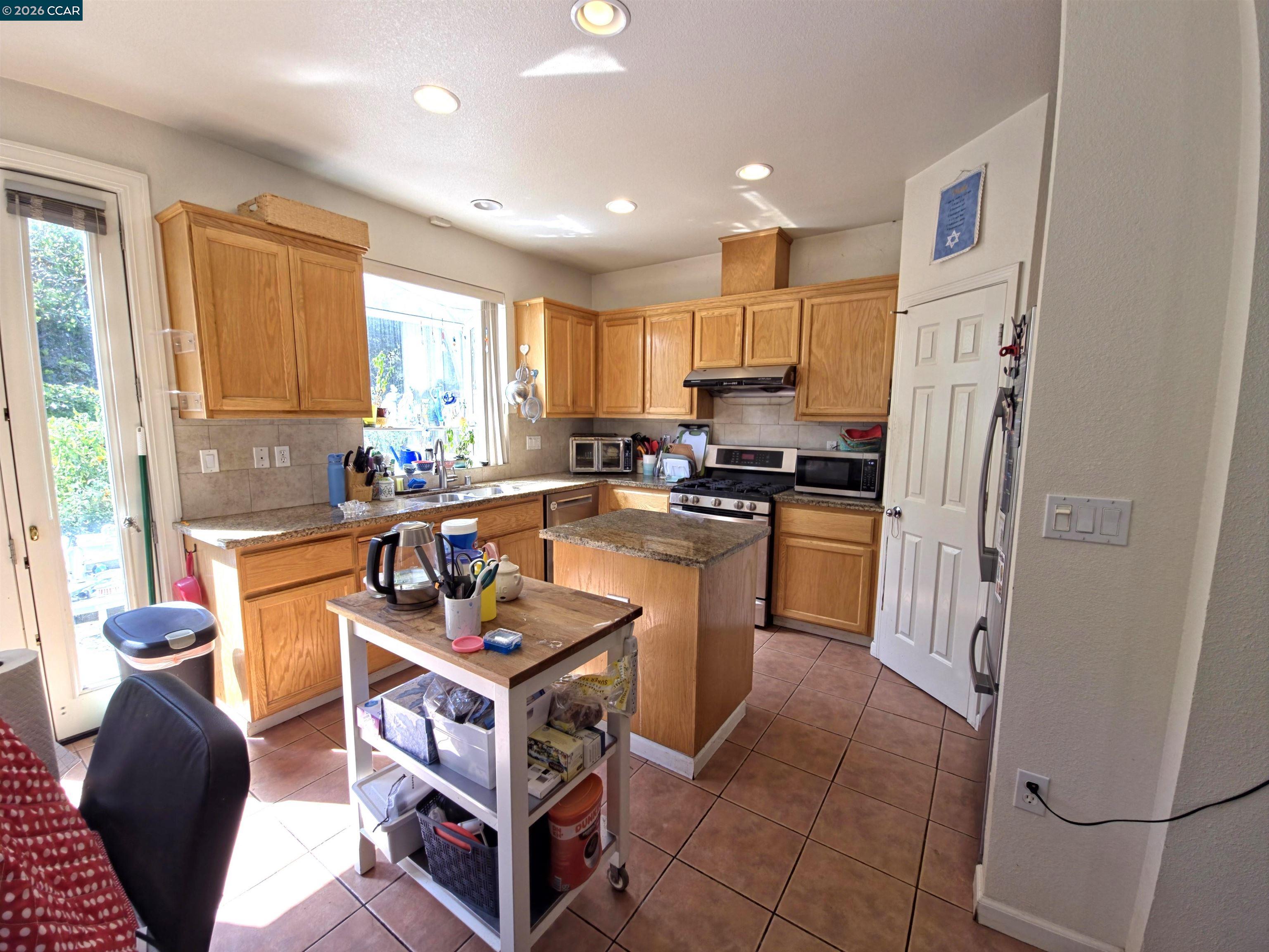 1036 Suncrest Ct, Richmond CA 94806 — photo 7