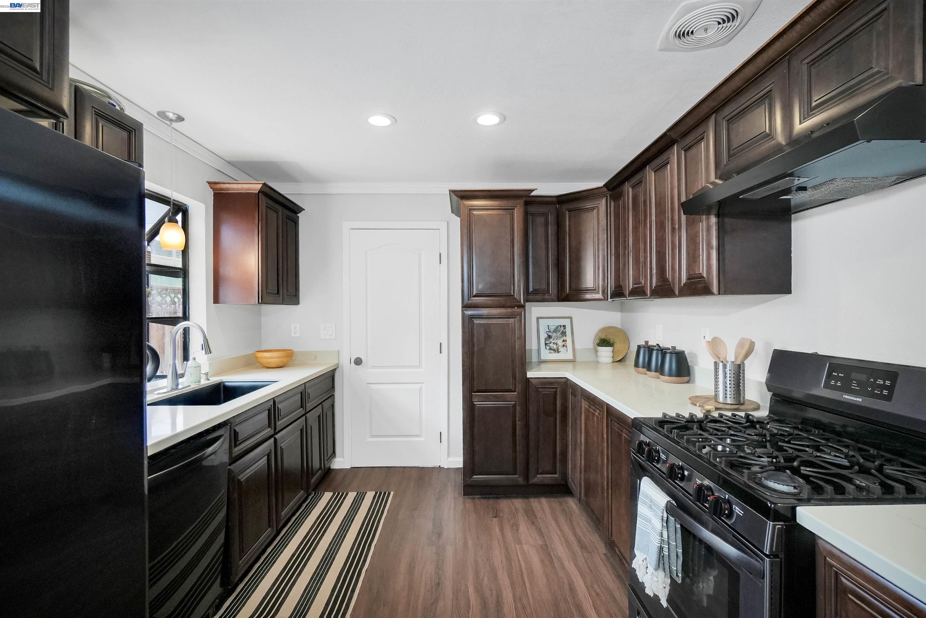 586 Bluefield Ln, Hayward CA 94541 — photo 21