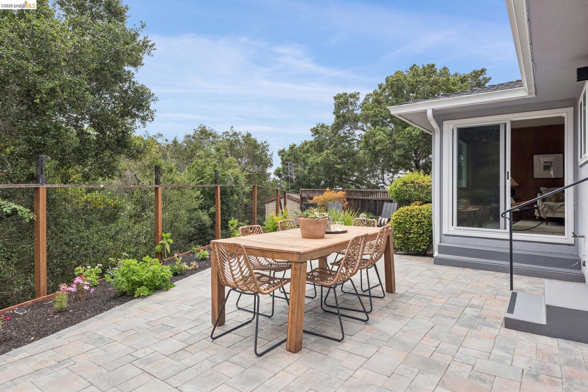 21 Orinda Vista Dr, Oakland CA 94605 — photo 31