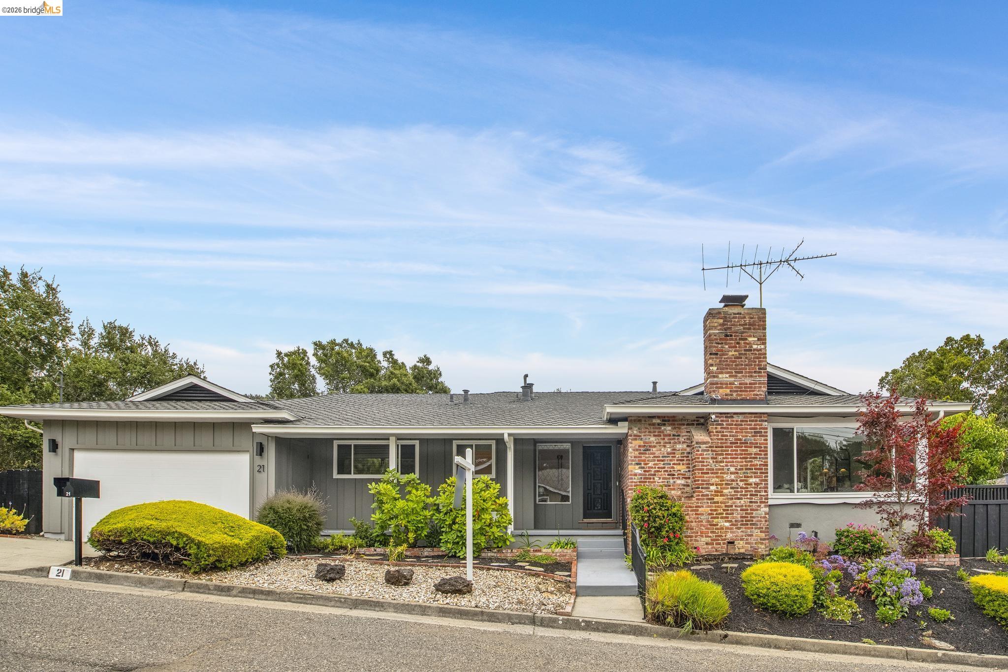 21 Orinda Vista Dr, Oakland CA 94605 — photo 60