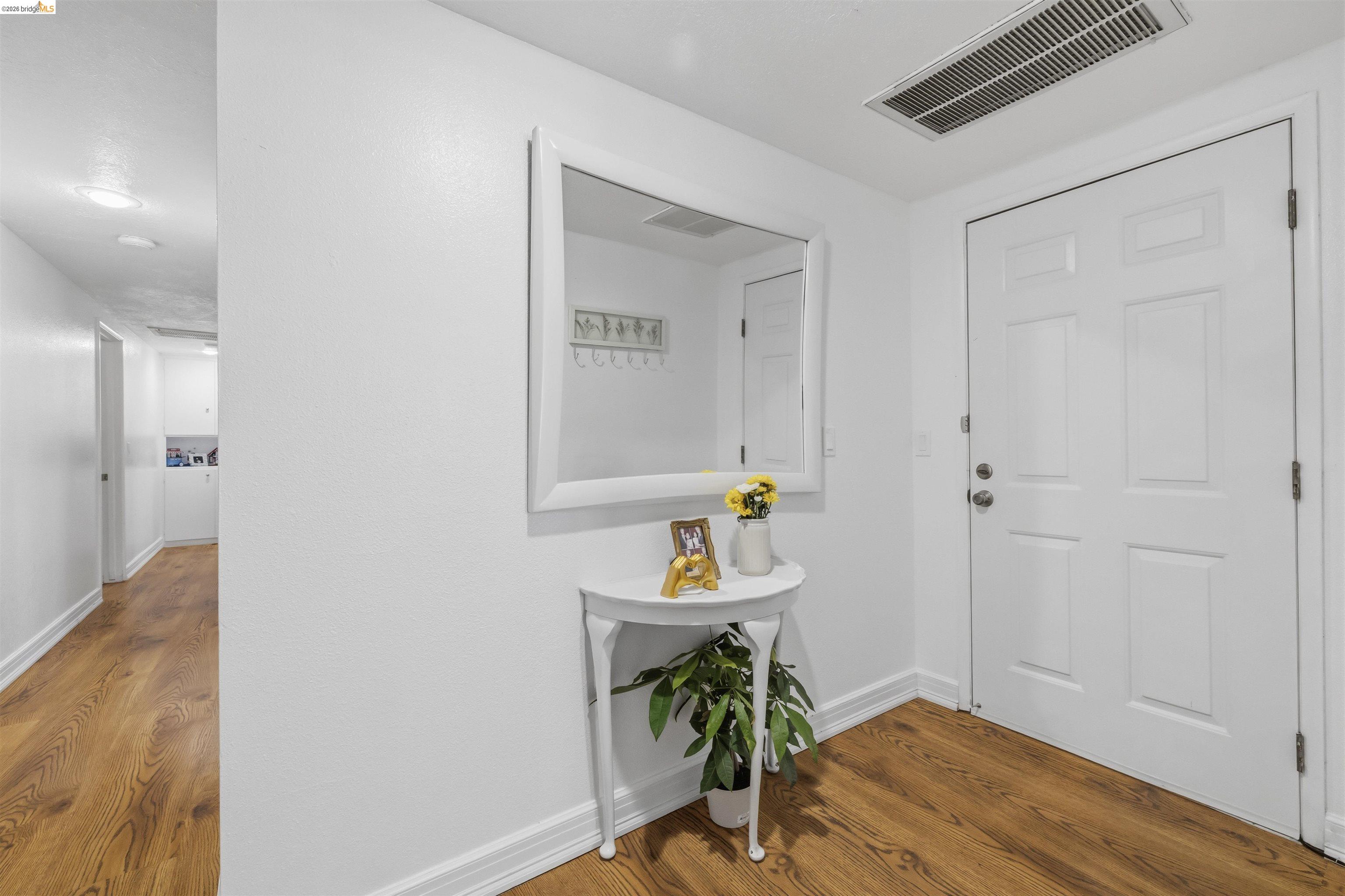 1042 Walnut St, Oakdale, CA 95361 photo 4