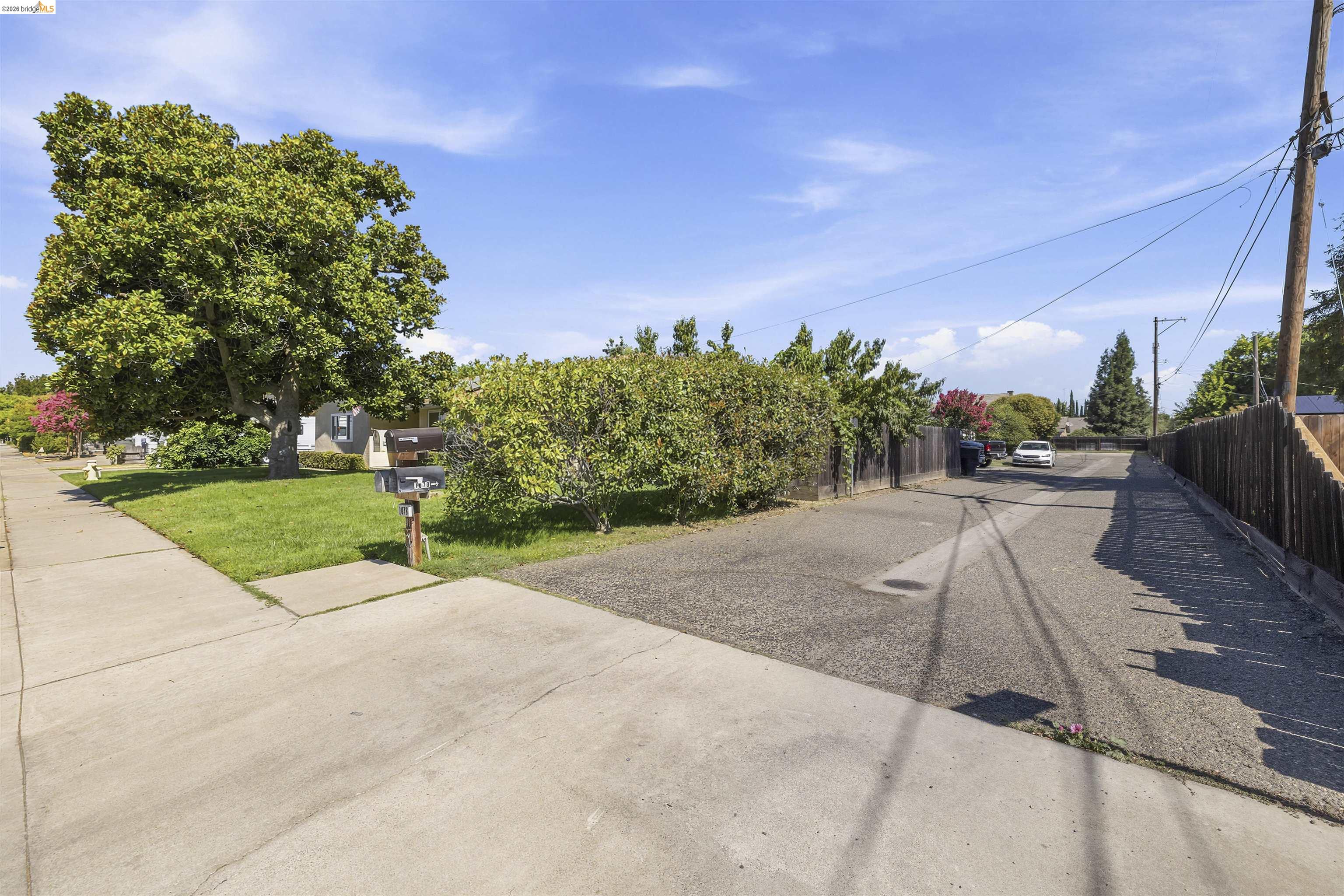 1042 Walnut St, Oakdale, CA 95361 photo 31